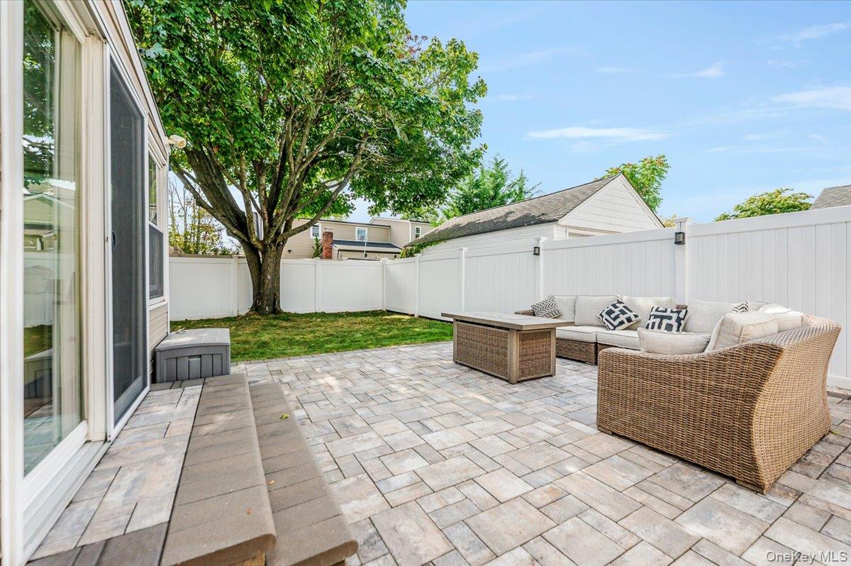 99 W Cortland Avenue, Oceanside, NY 11572