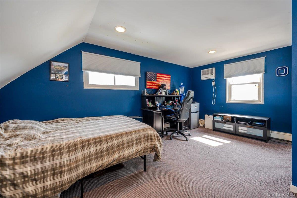 99 W Cortland Avenue, Oceanside, NY 11572