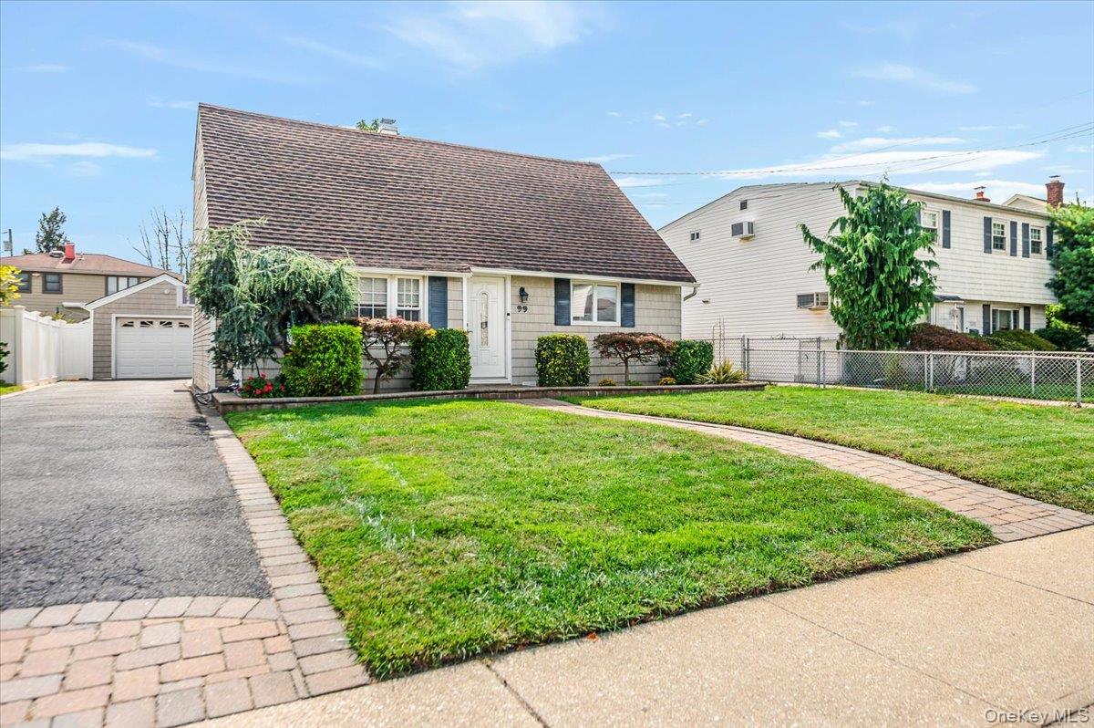 99 W Cortland Avenue, Oceanside, NY 11572