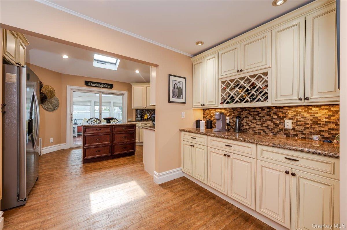 99 W Cortland Avenue, Oceanside, NY 11572