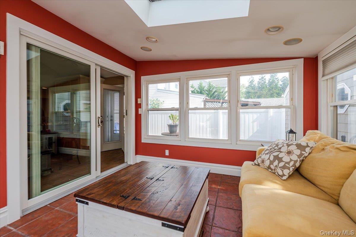 99 W Cortland Avenue, Oceanside, NY 11572