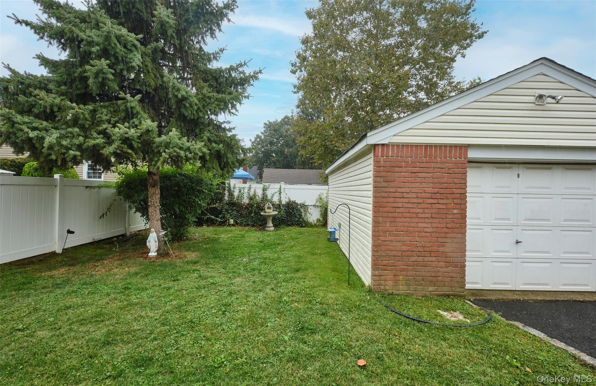 911 Covert Avenue, New Hyde Park, NY 11040