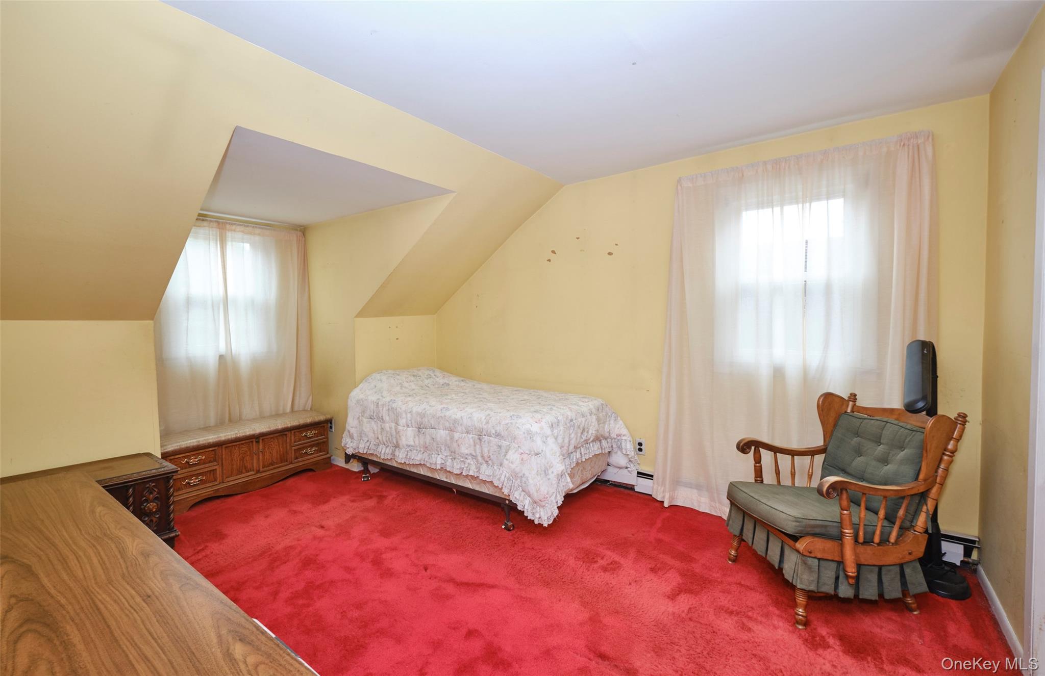 911 Covert Avenue, New Hyde Park, NY 11040