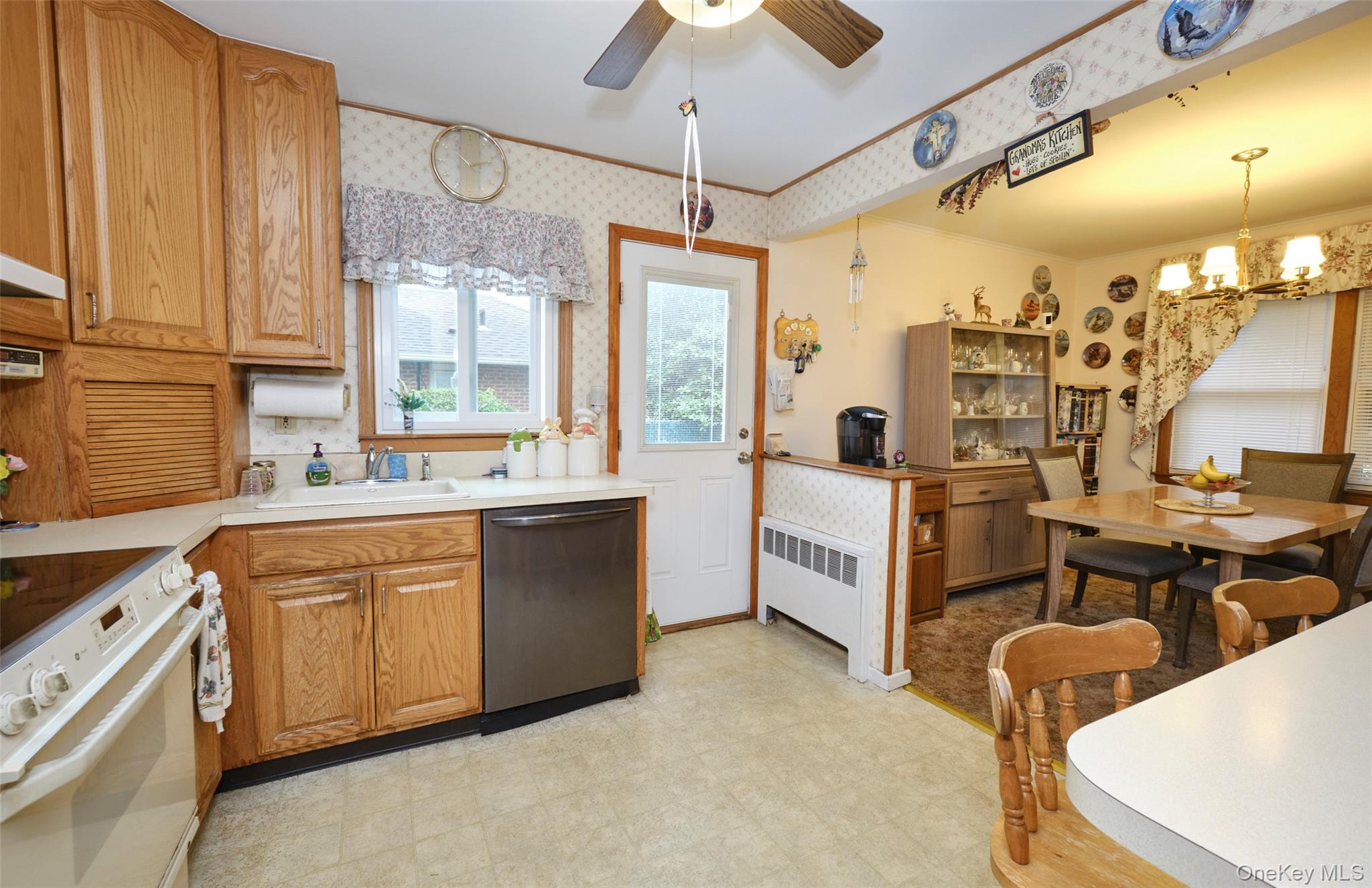 911 Covert Avenue, New Hyde Park, NY 11040