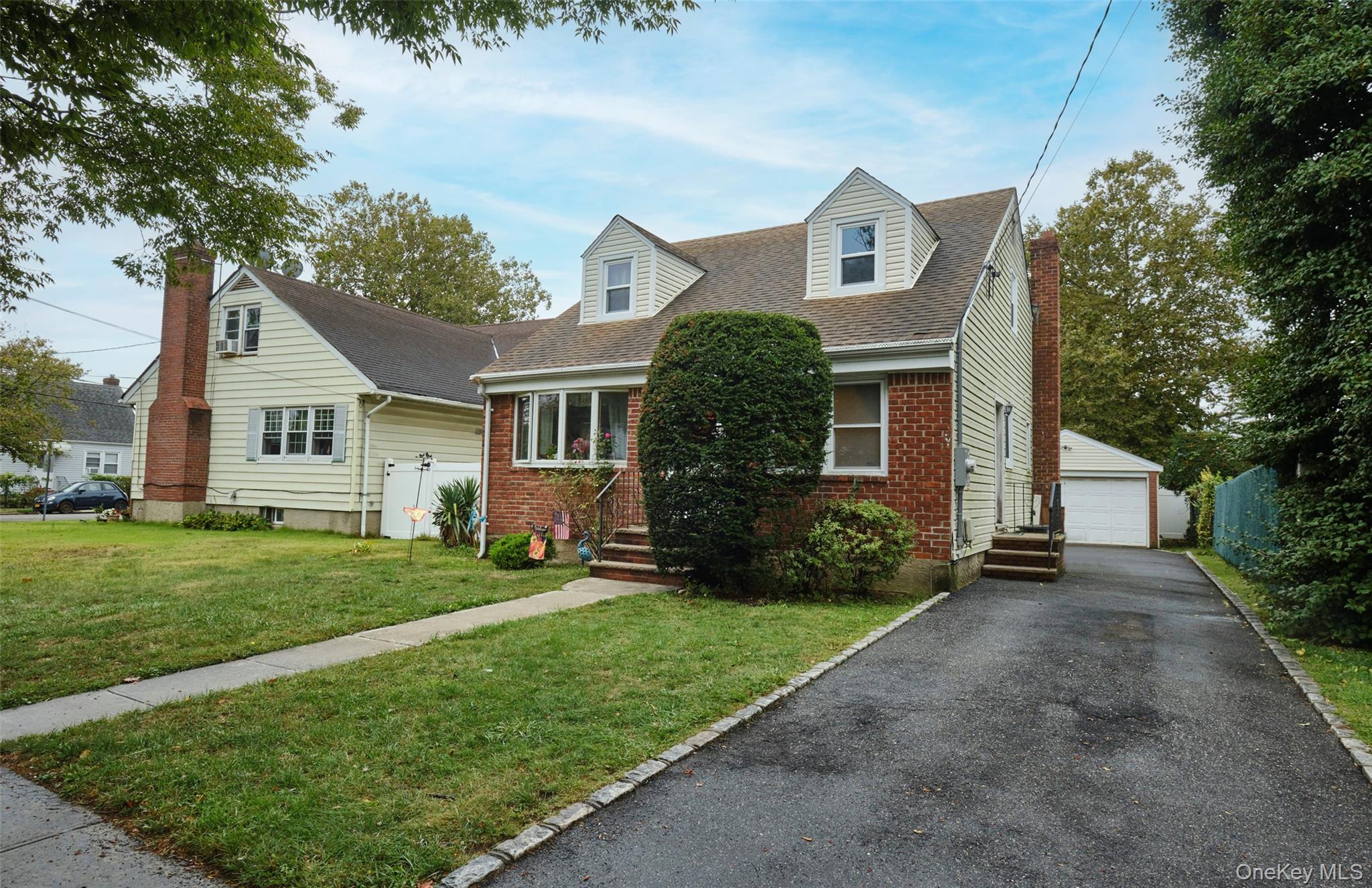 911 Covert Avenue, New Hyde Park, NY 11040