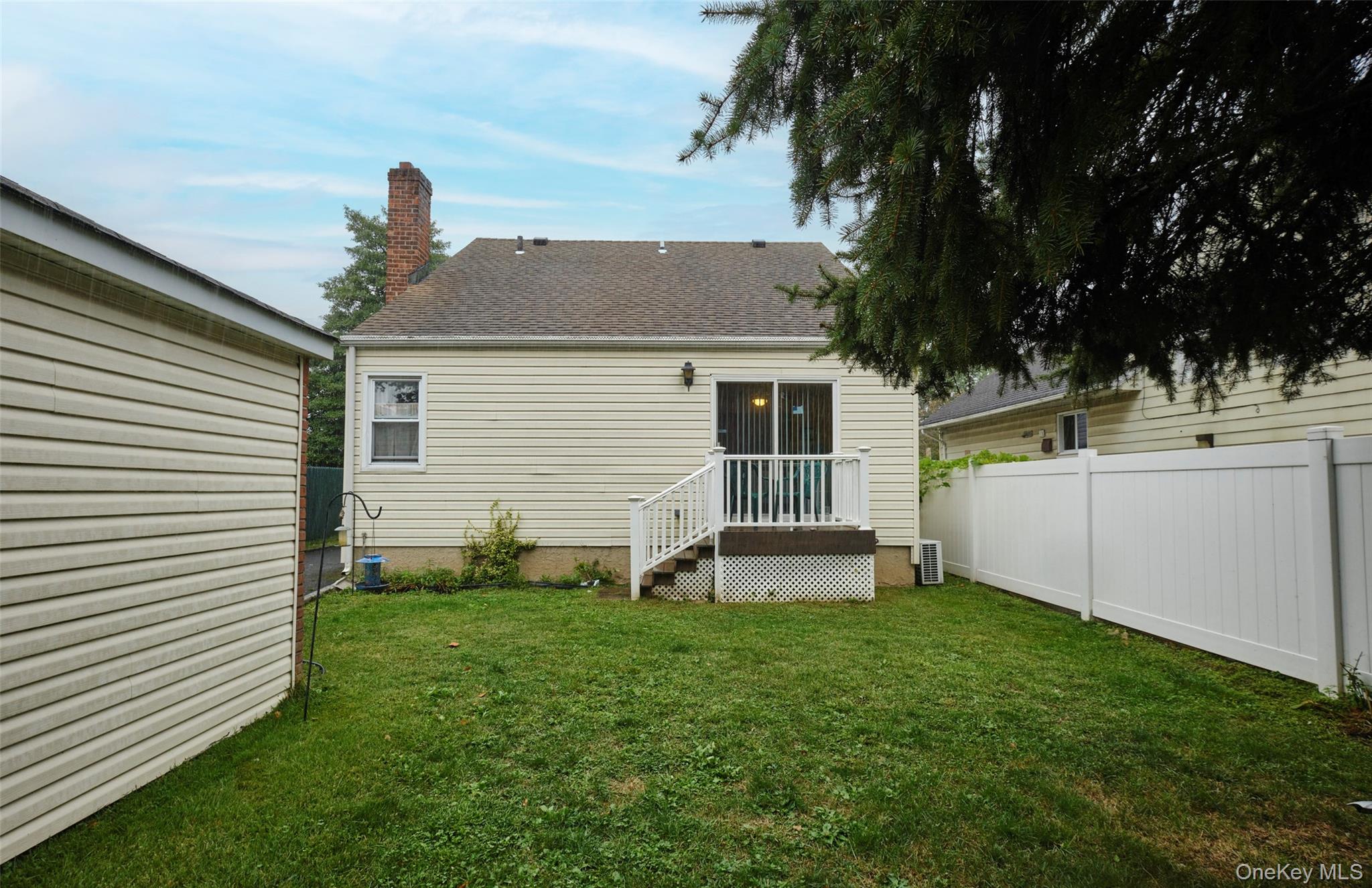 911 Covert Avenue, New Hyde Park, NY 11040