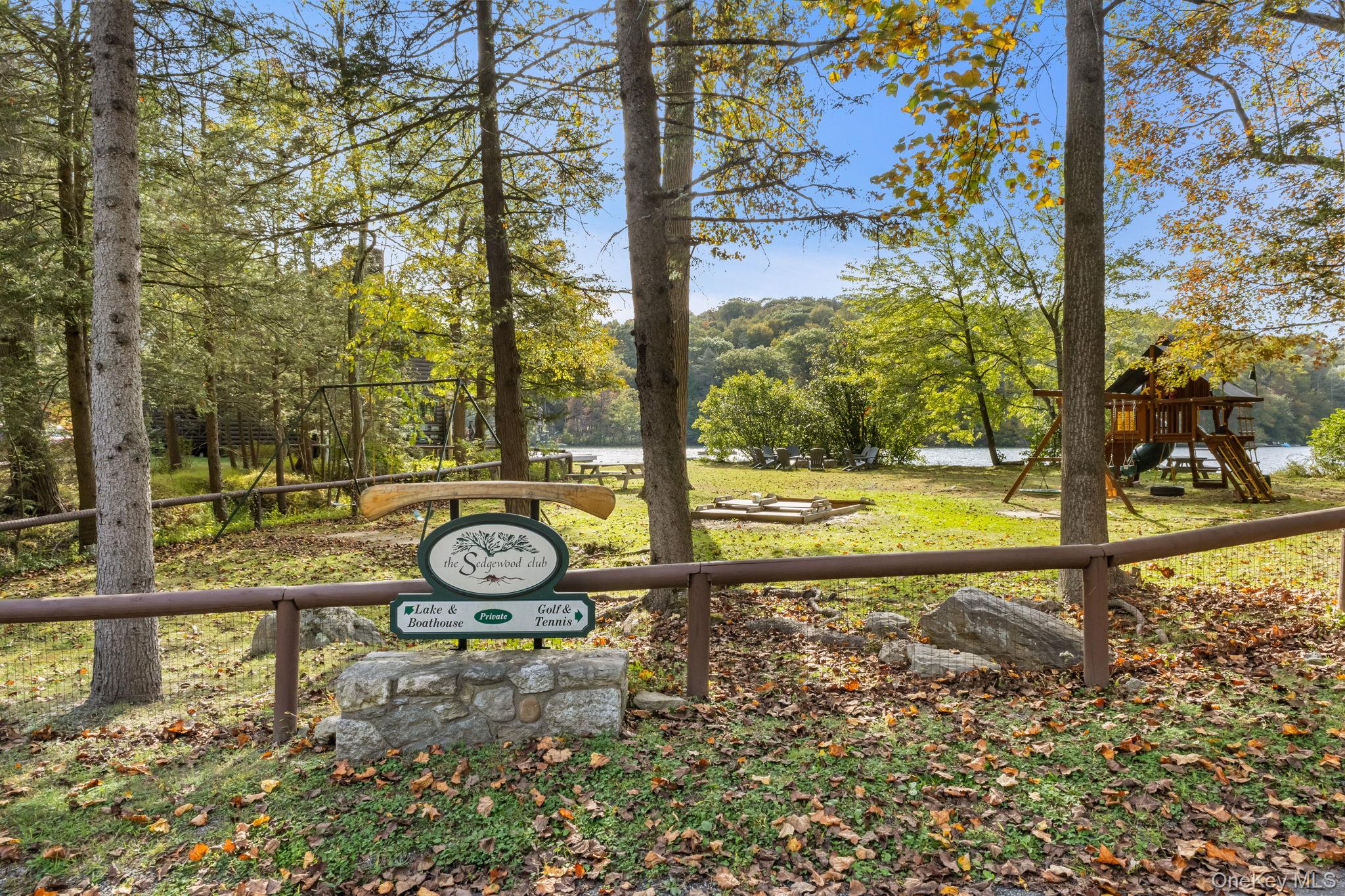 31 Barrett Circle Court, Carmel, NY 10512