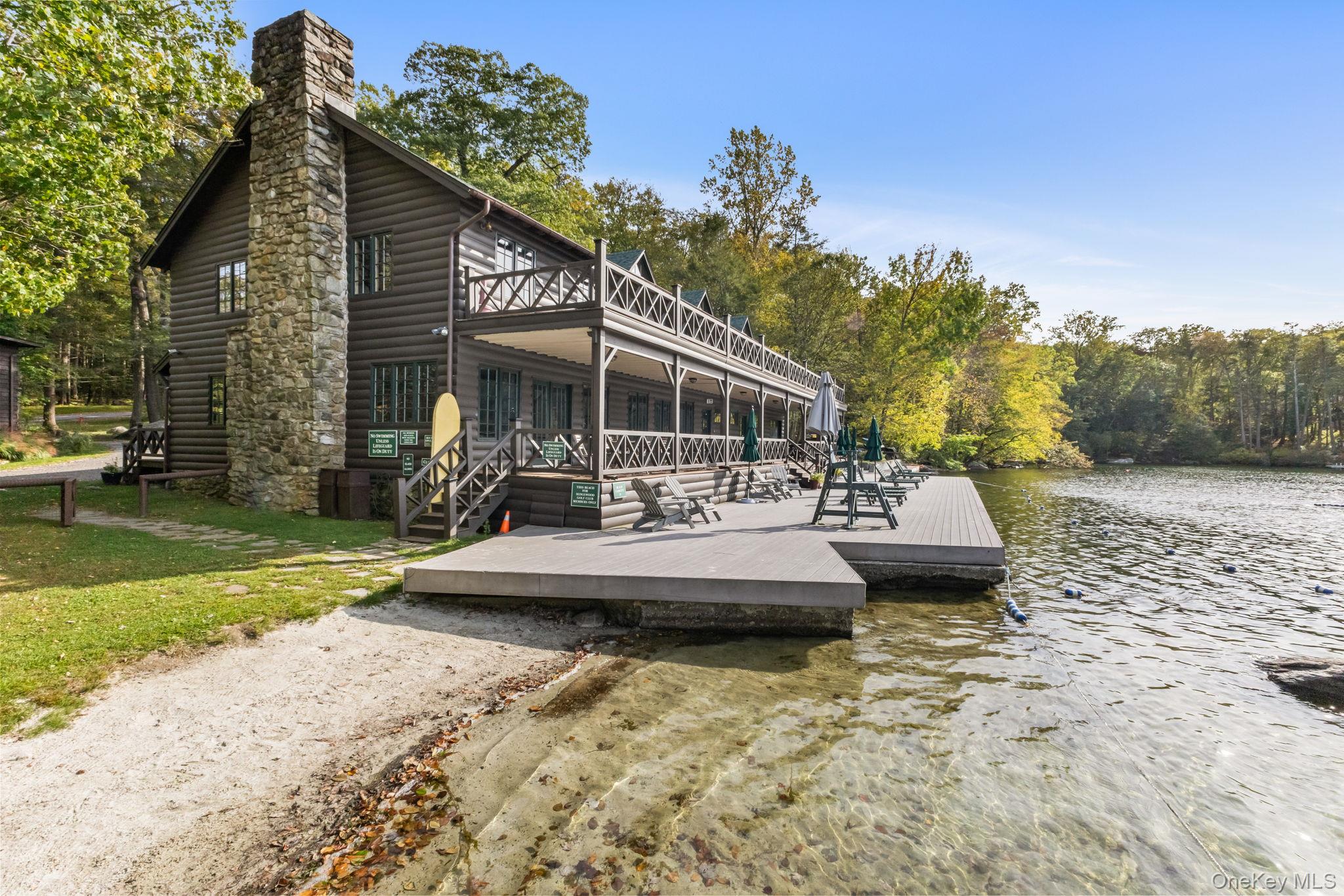 31 Barrett Circle Court, Carmel, NY 10512