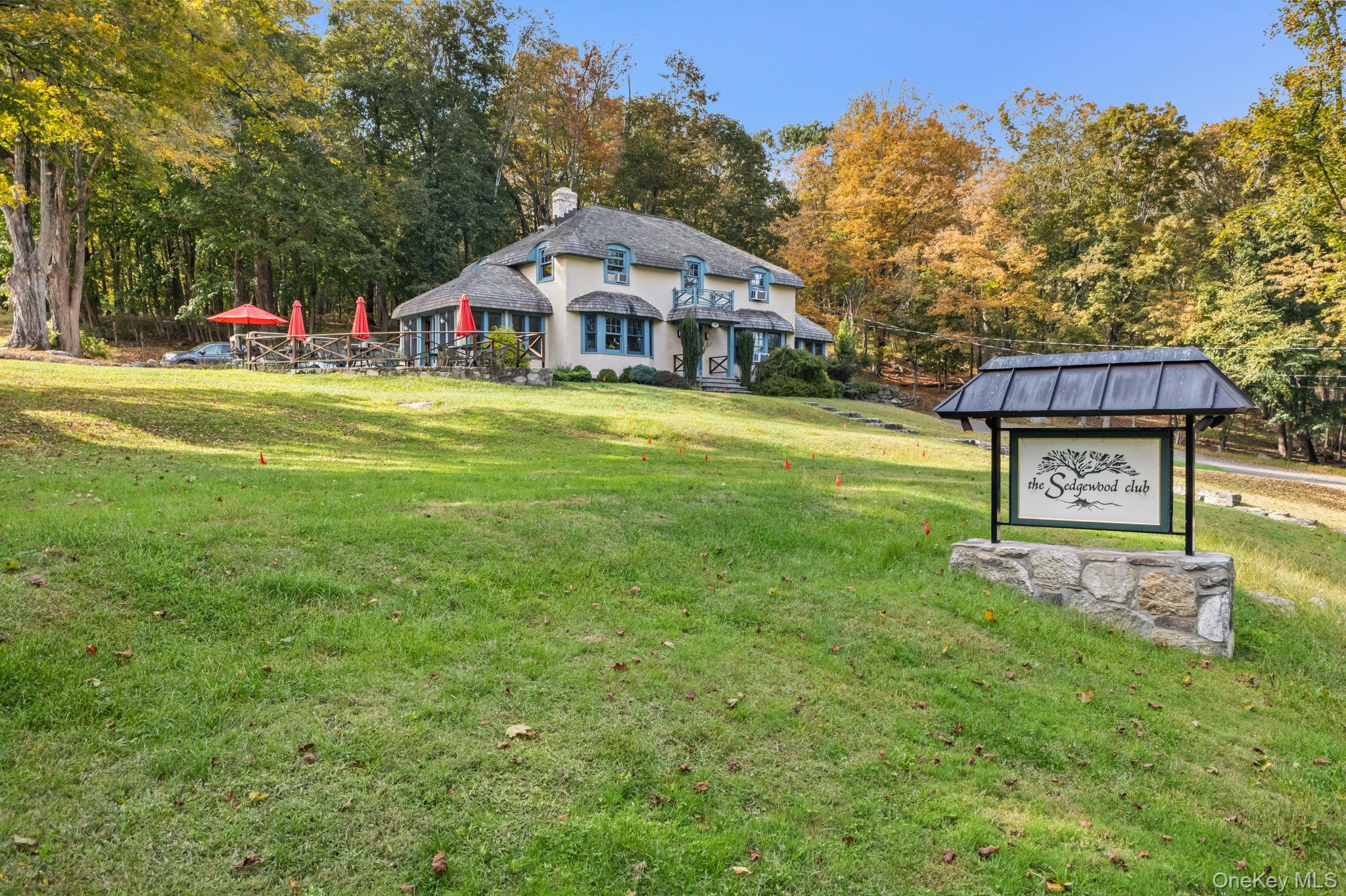 31 Barrett Circle Court, Carmel, NY 10512