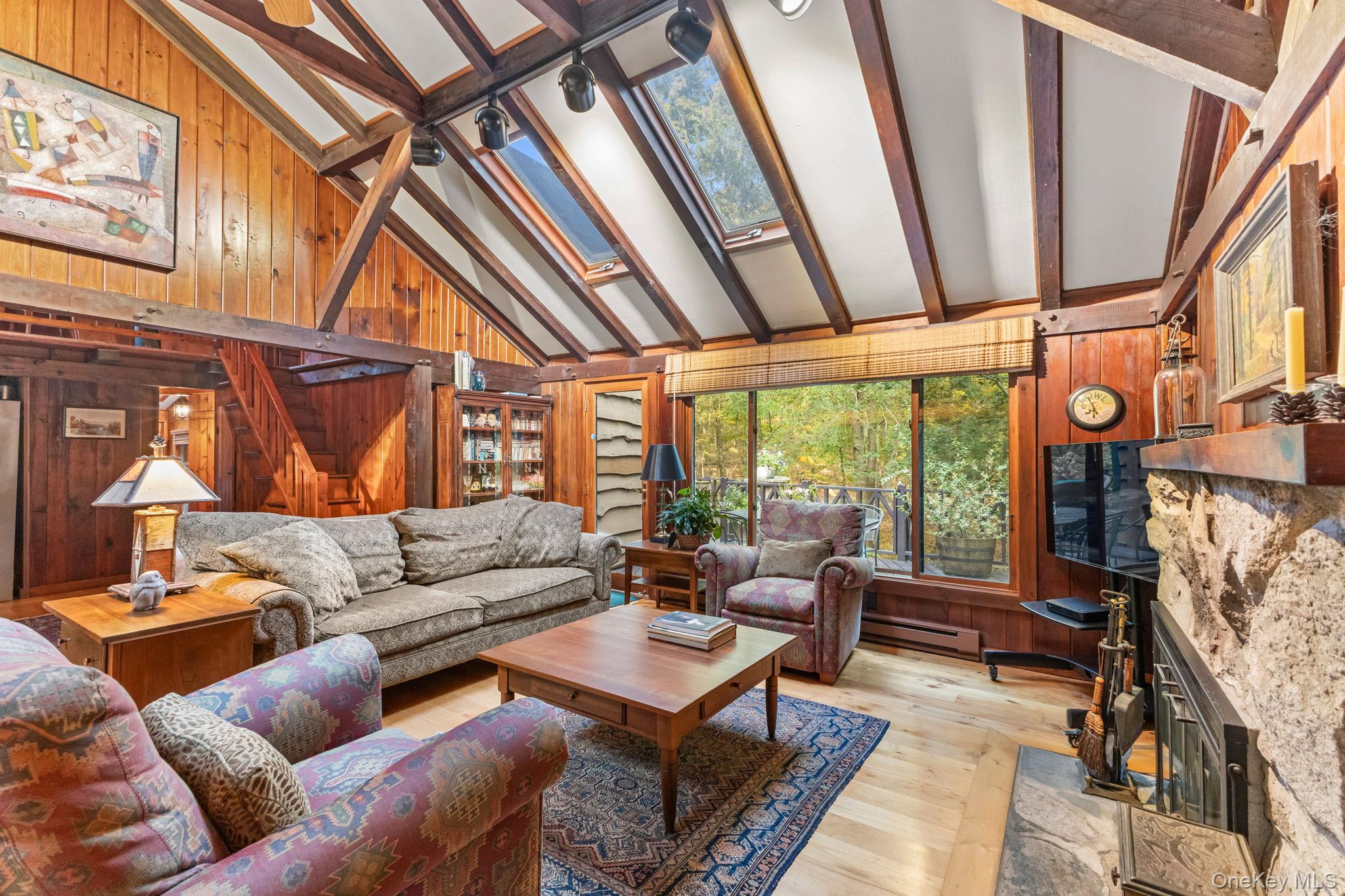 31 Barrett Circle Court, Carmel, NY 10512