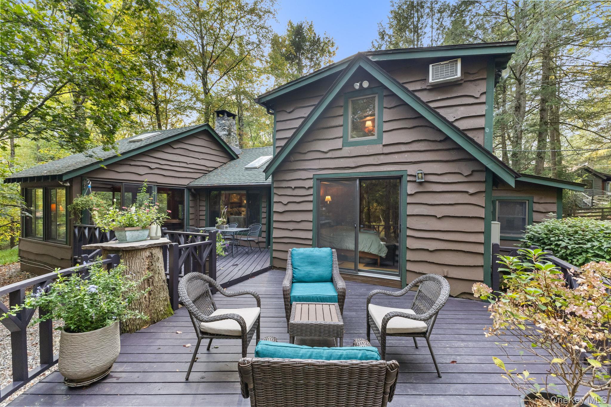 31 Barrett Circle Court, Carmel, NY 10512