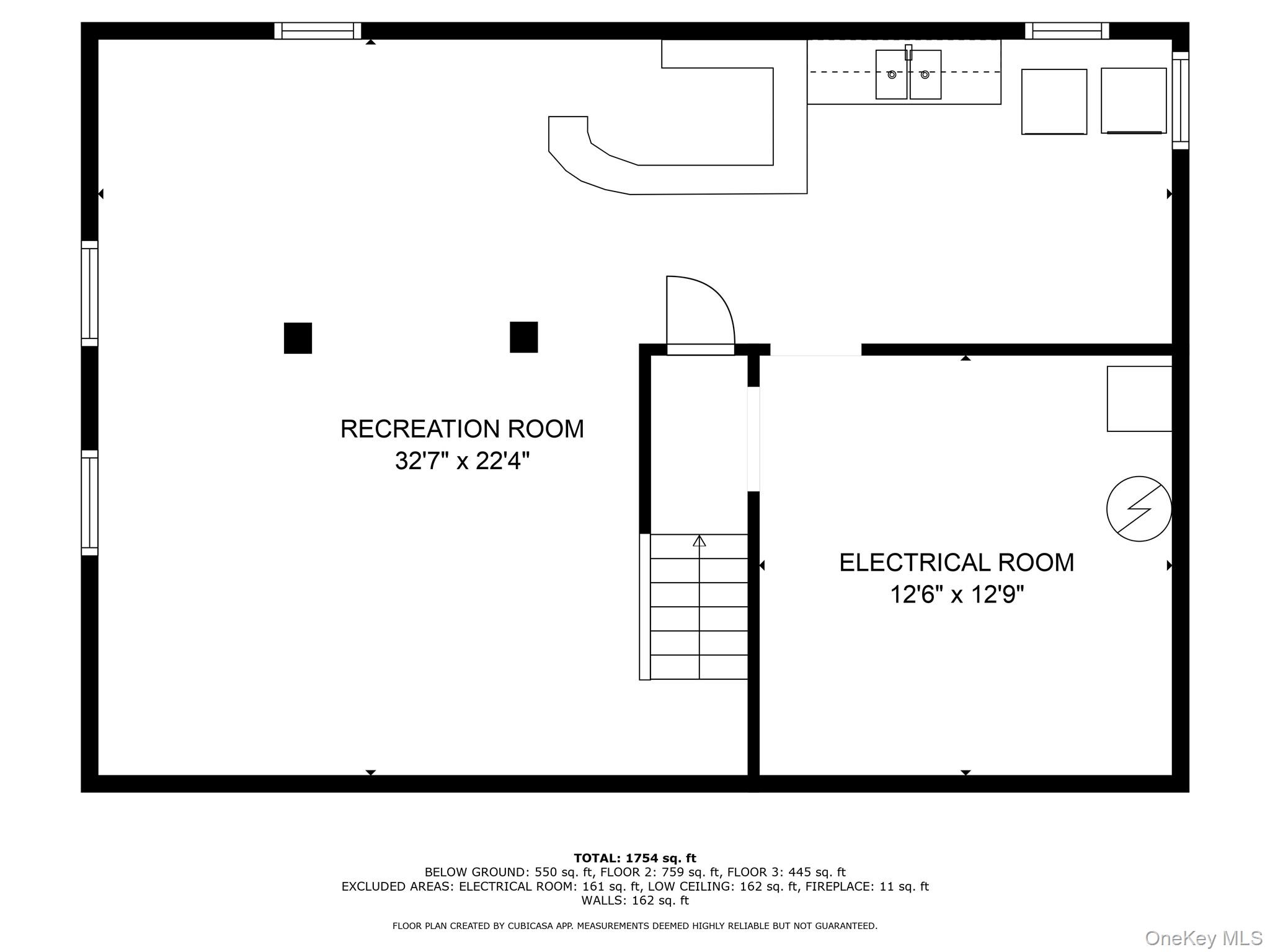 28 Redwood Road, New Hyde Park, NY 11040