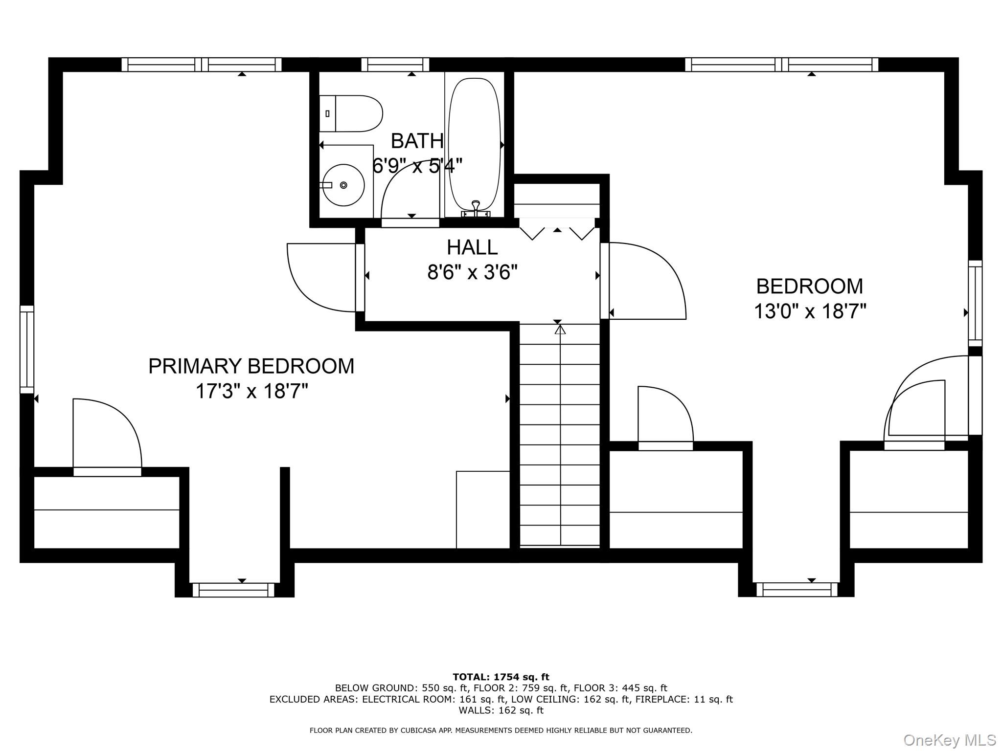 28 Redwood Road, New Hyde Park, NY 11040