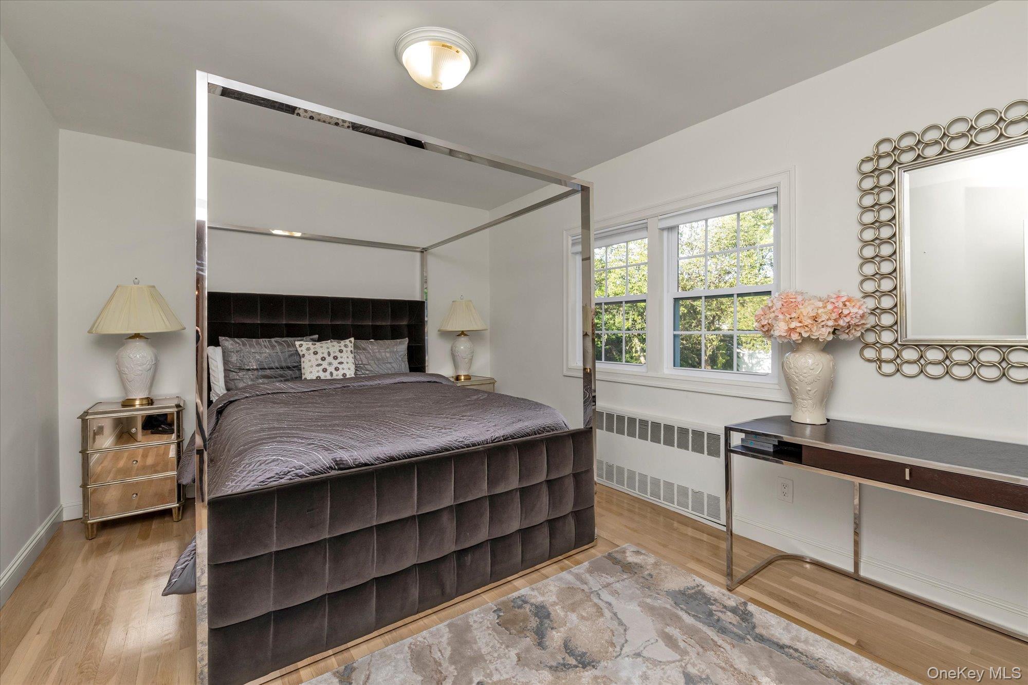 47 Pinewood Road, Roslyn, NY 11576