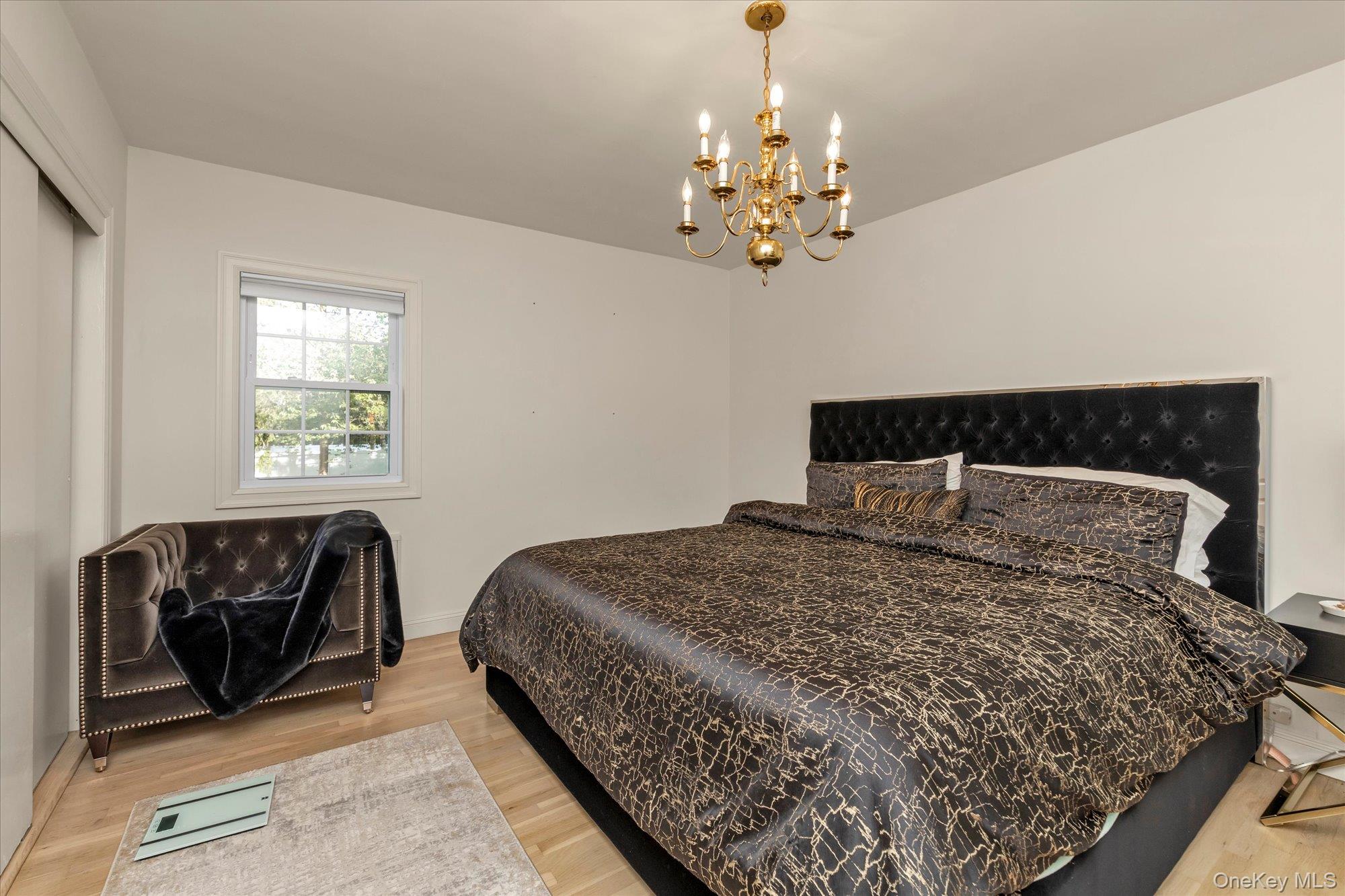 47 Pinewood Road, Roslyn, NY 11576