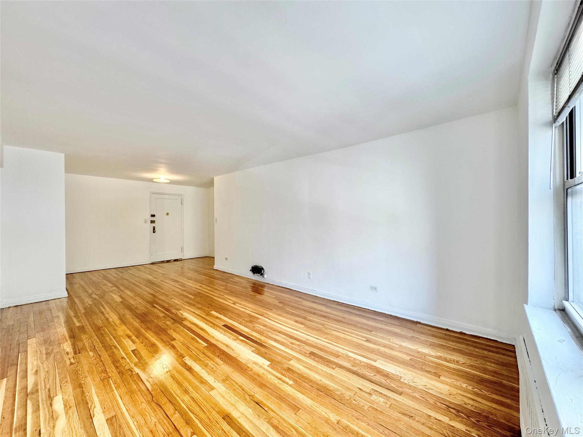 8337 Saint James Avenue # Unit 3S, Elmhurst, NY 11373