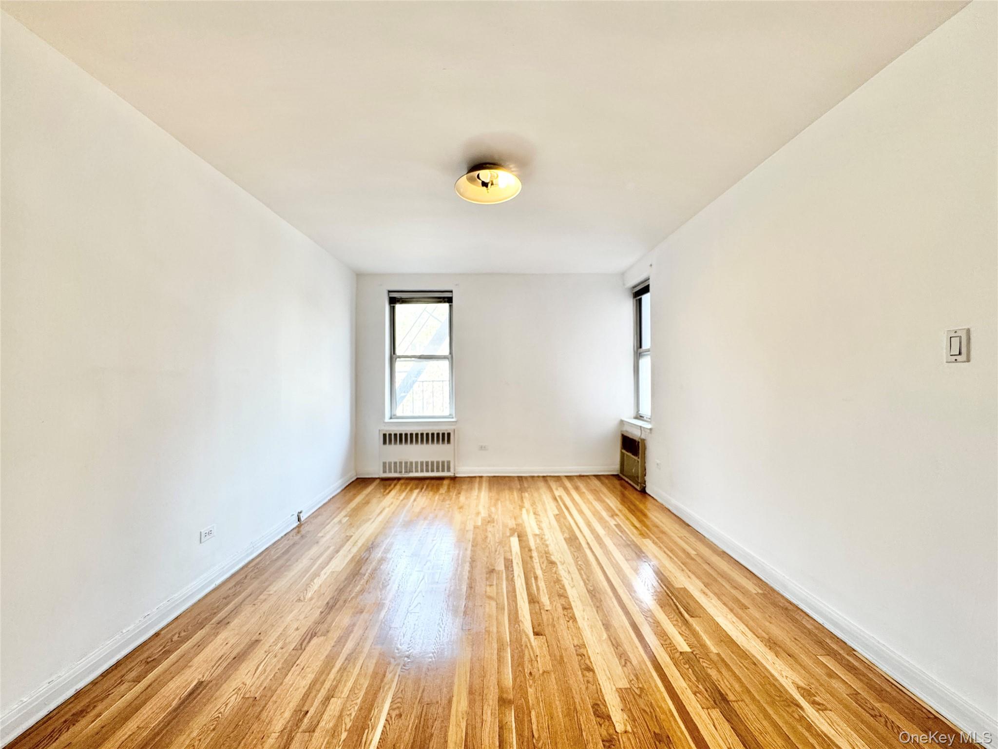 8337 Saint James Avenue # Unit 3S, Elmhurst, NY 11373