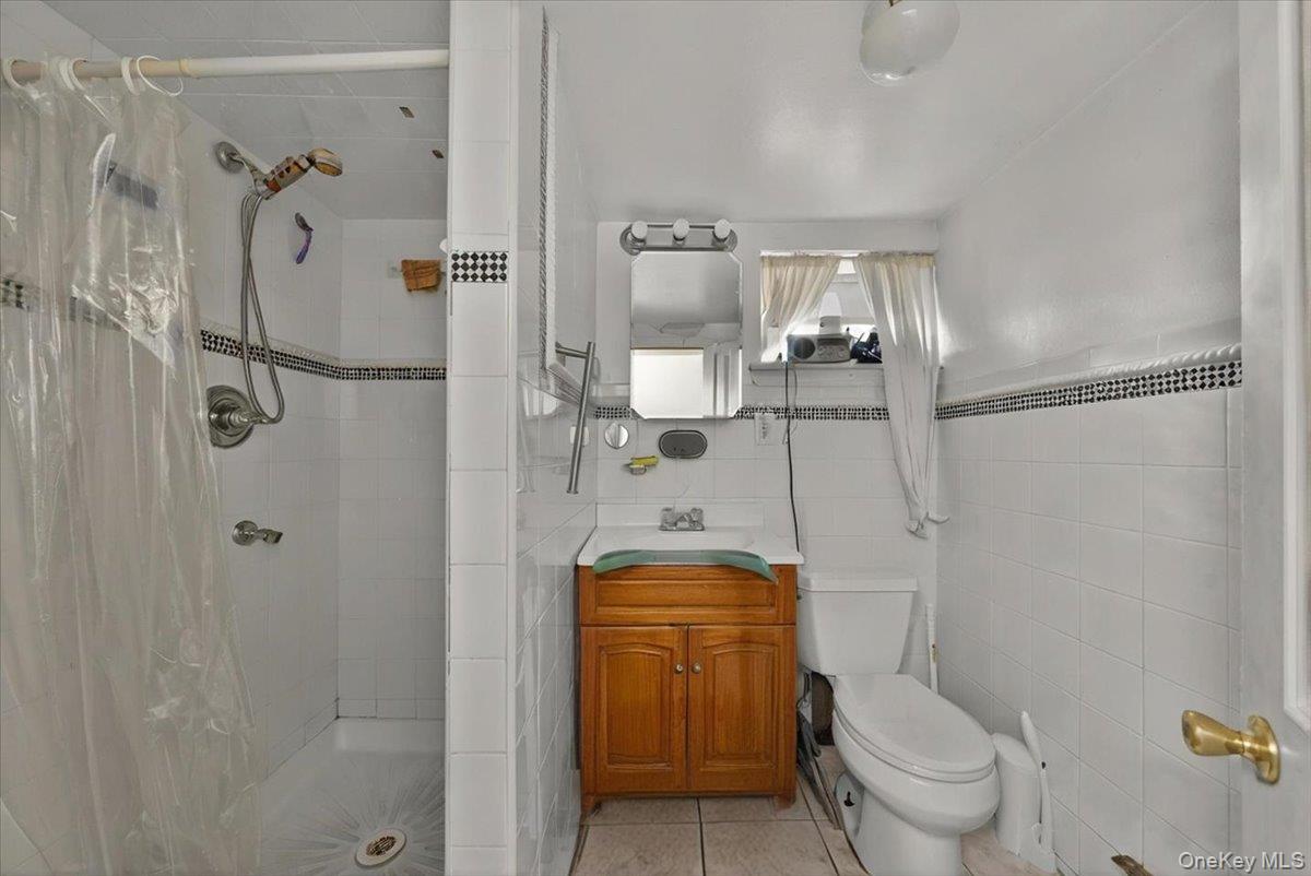 11221 212th Street, Queens Village, NY 11429