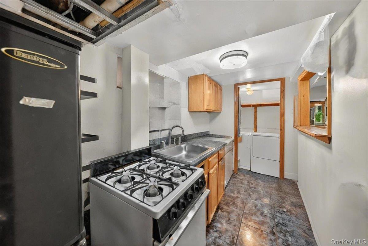 11221 212th Street, Queens Village, NY 11429