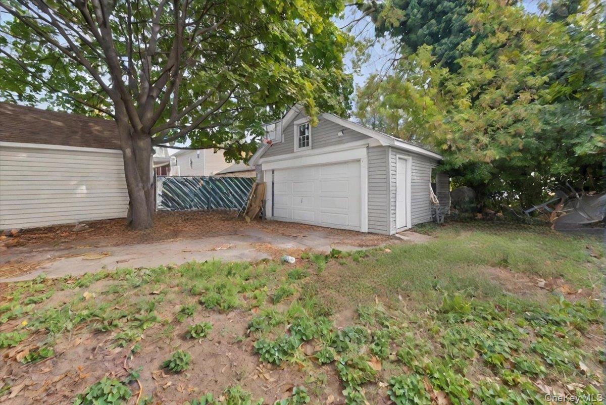 11221 212th Street, Queens Village, NY 11429