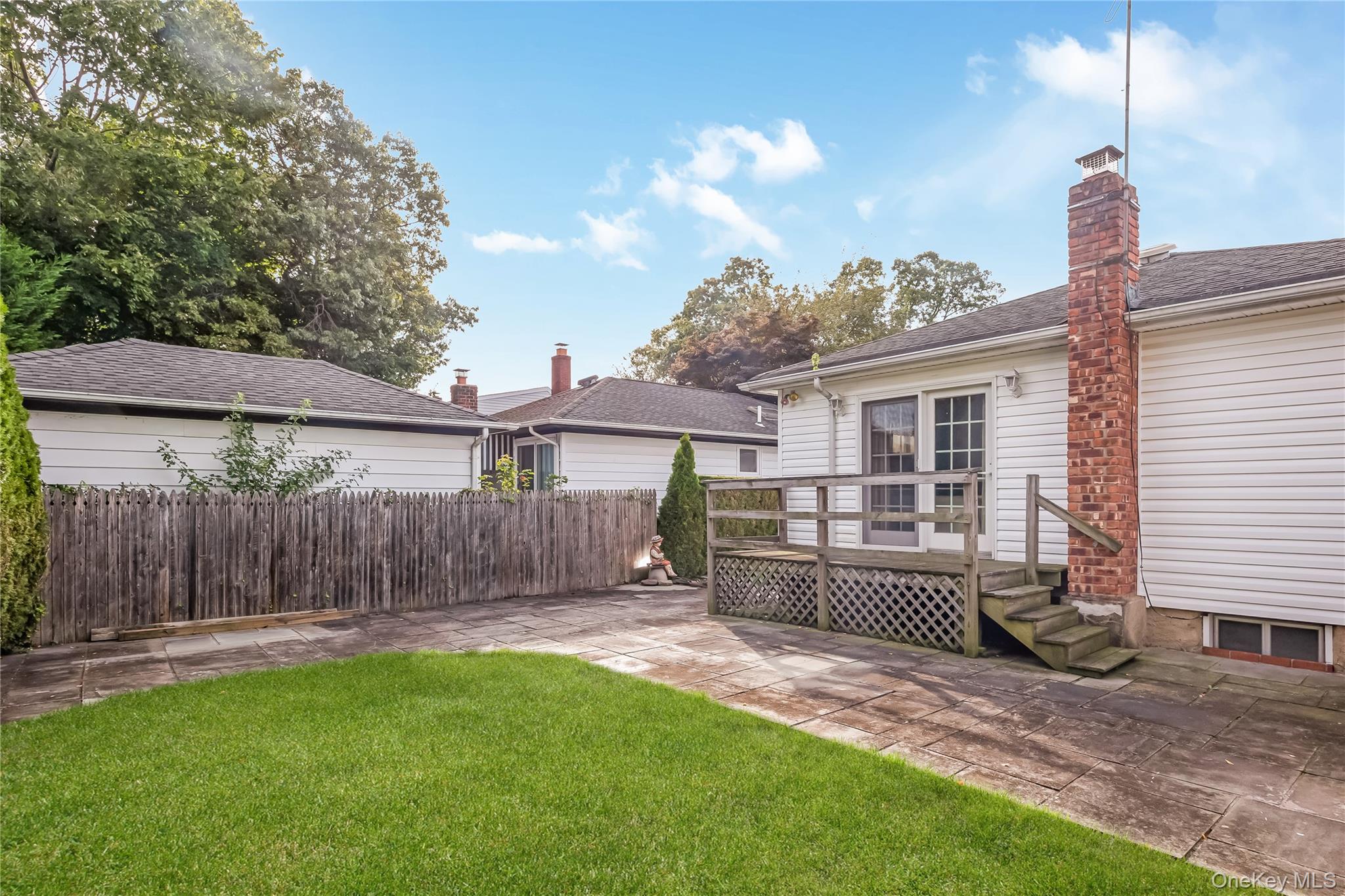 53 Glengariff Road, Massapequa Park, NY 11762