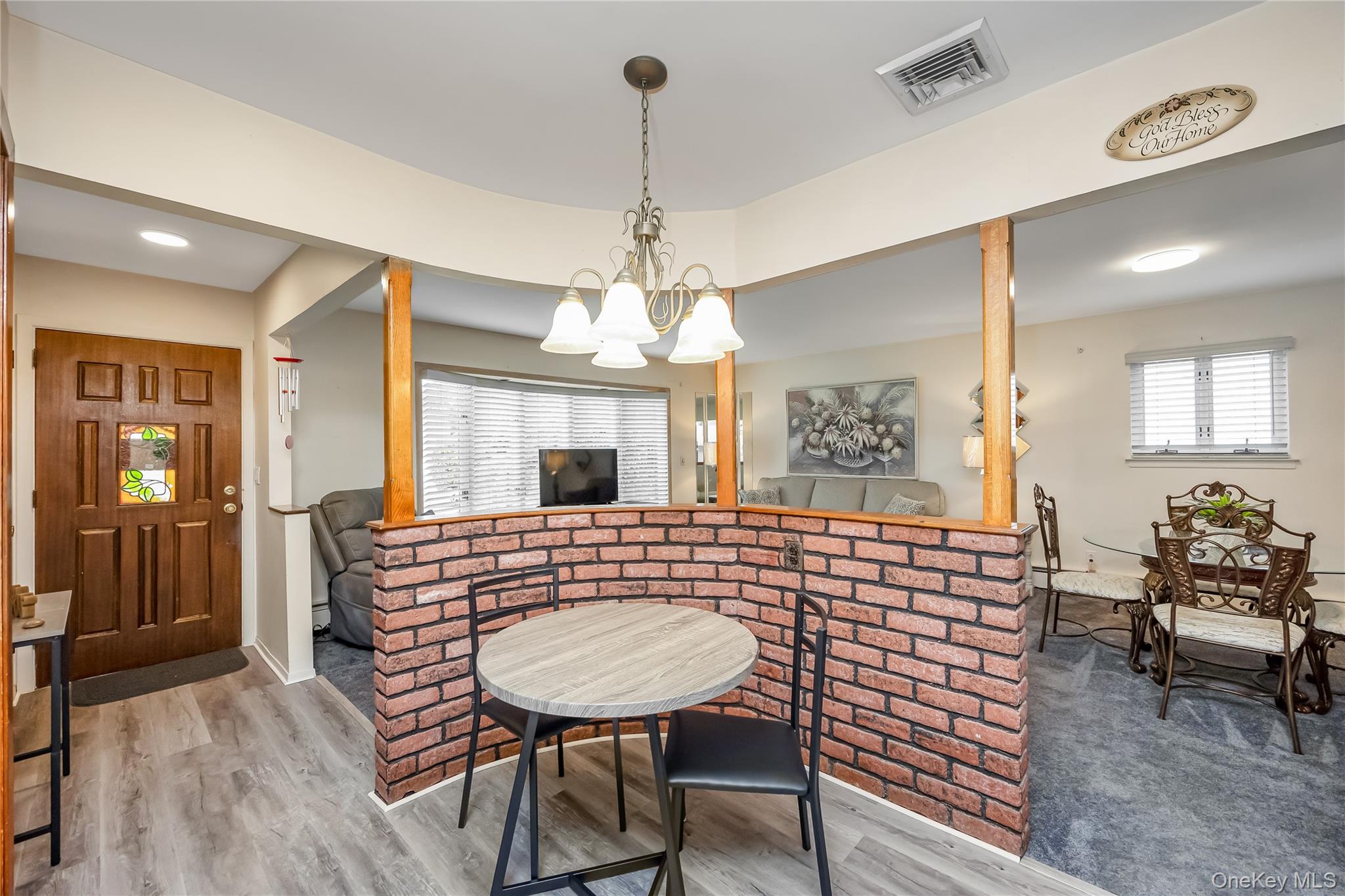 53 Glengariff Road, Massapequa Park, NY 11762