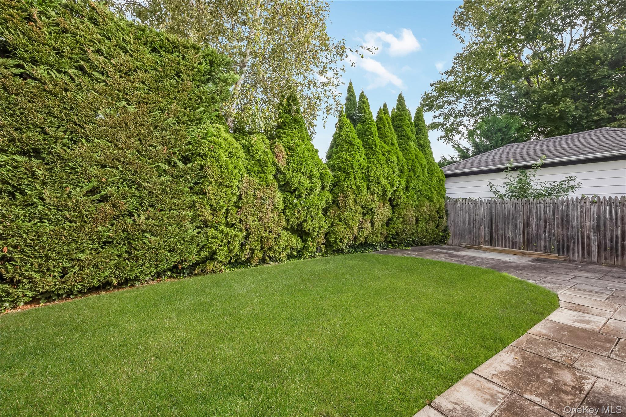 53 Glengariff Road, Massapequa Park, NY 11762