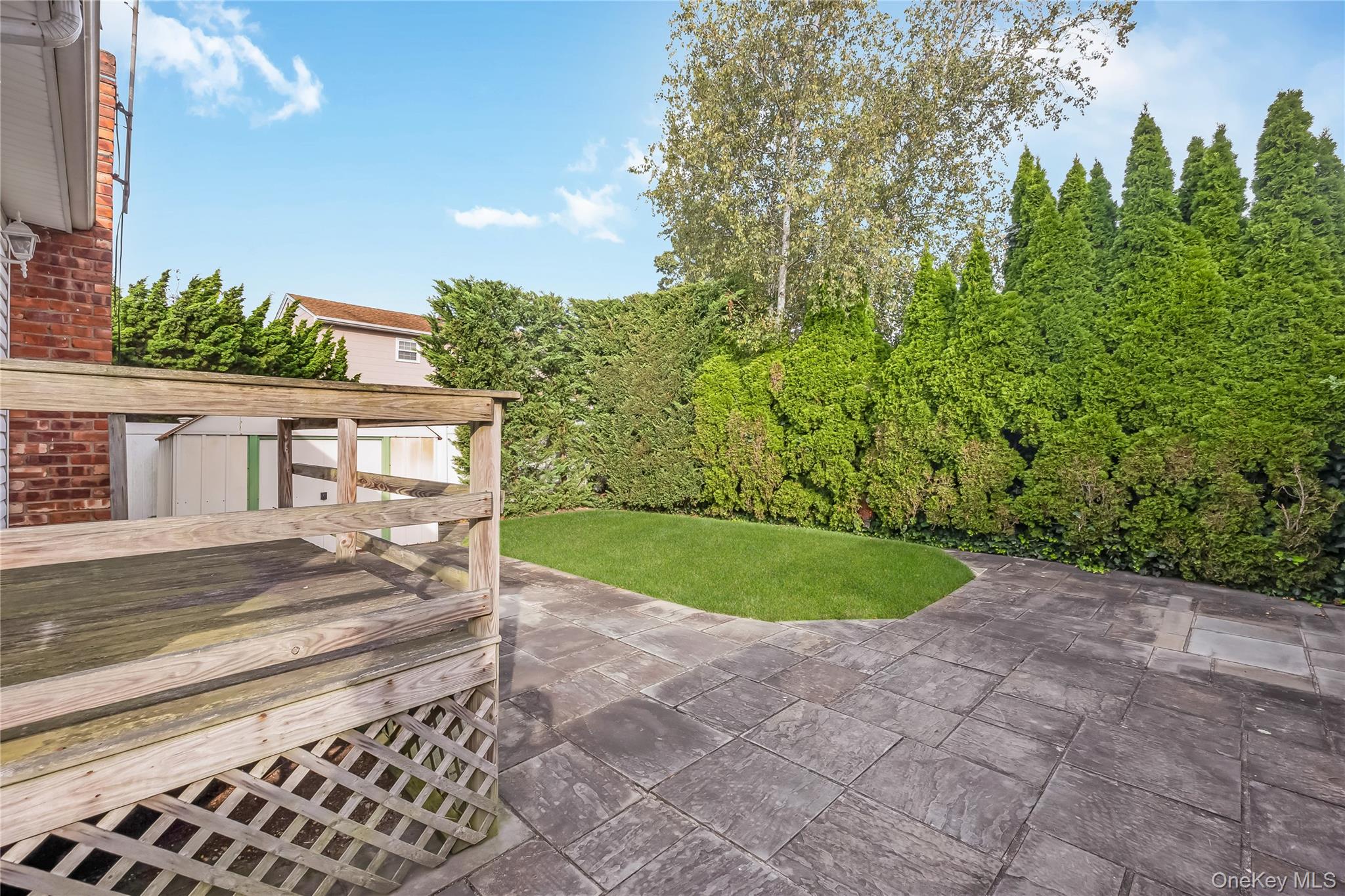 53 Glengariff Road, Massapequa Park, NY 11762