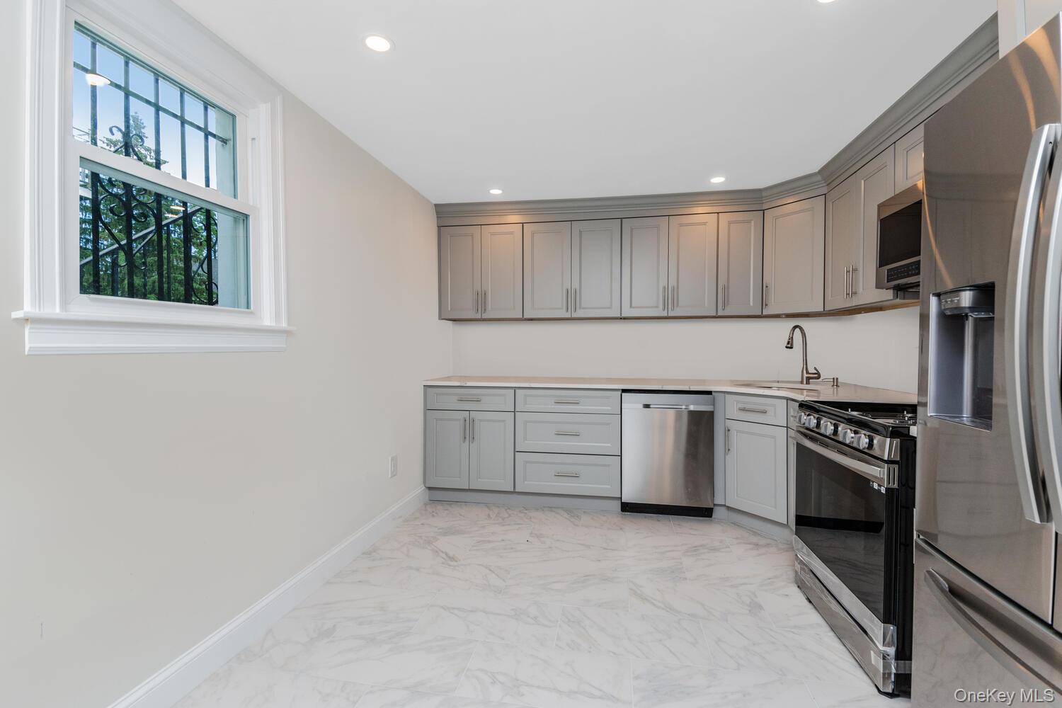 2 Bryn Mawr Place # Gr Level, Yonkers, NY 10701