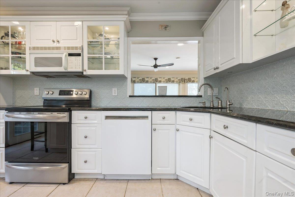 2903 Preston Lane, Merrick, NY 11566