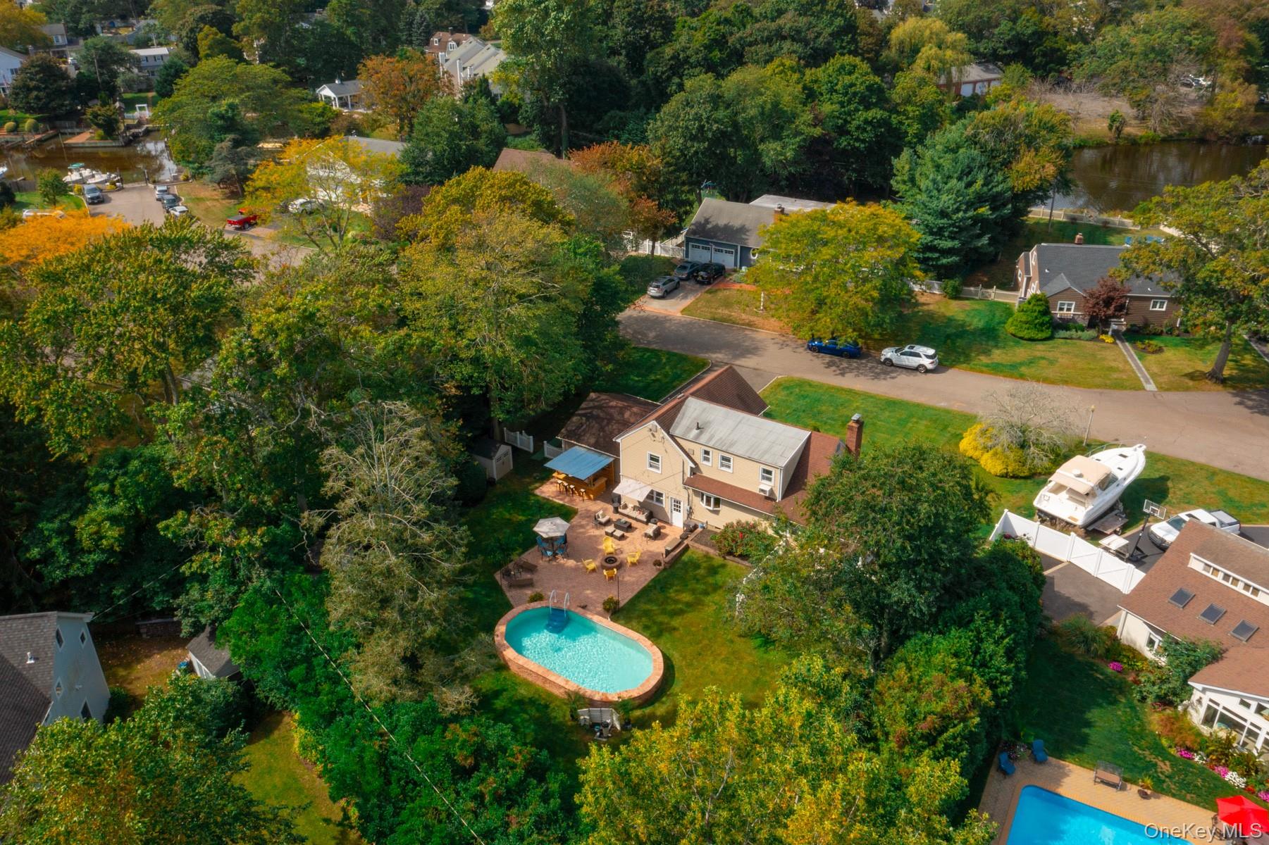 19 Gamecock Lane, Babylon, NY 11702