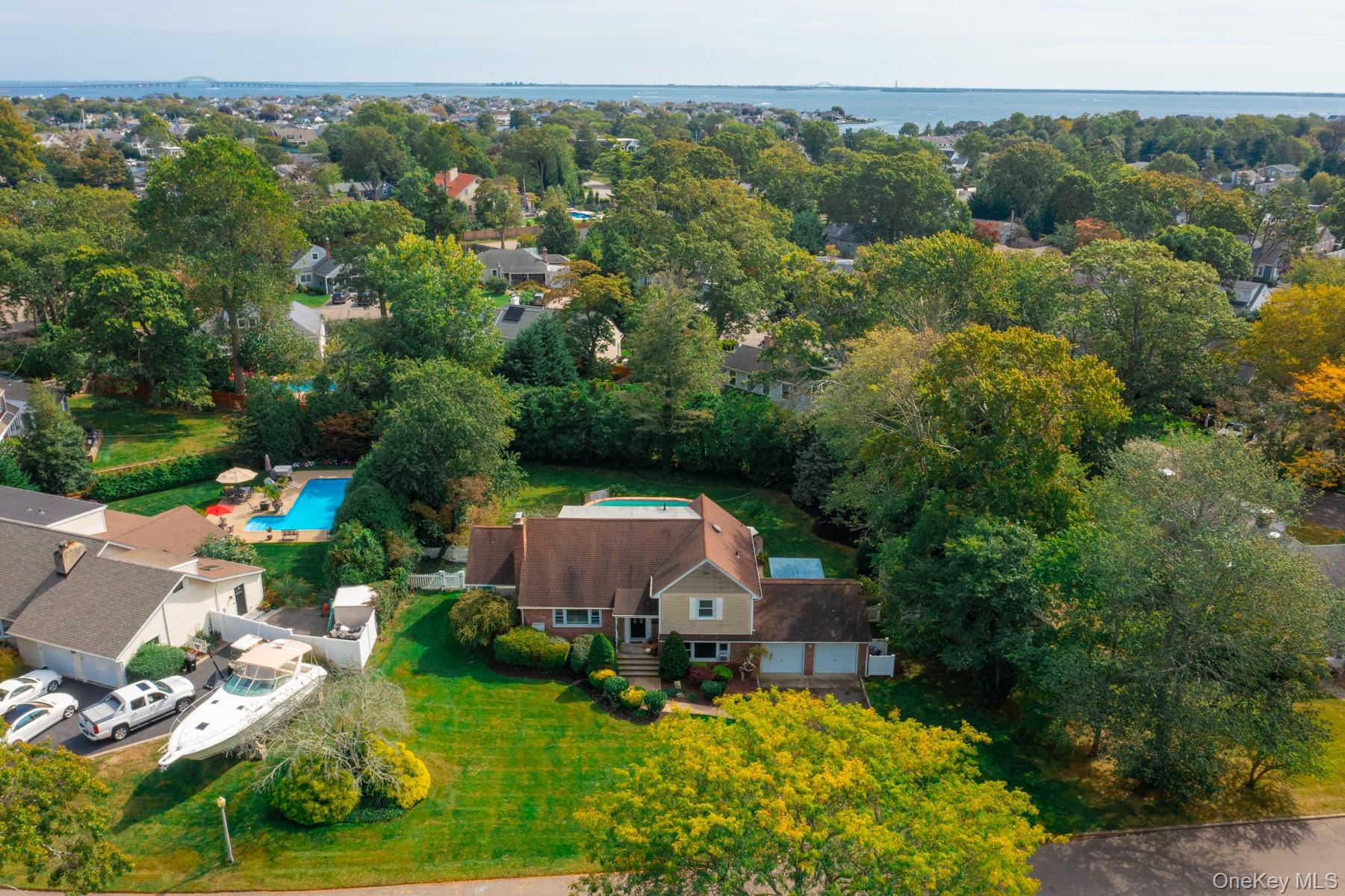 19 Gamecock Lane, Babylon, NY 11702