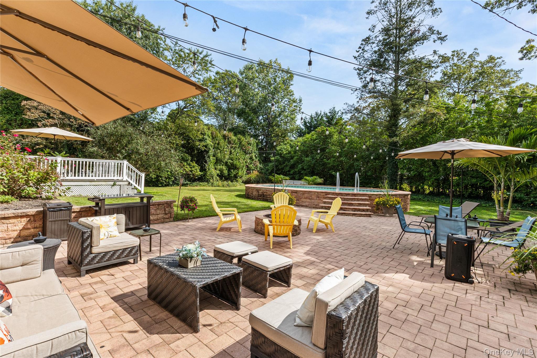 19 Gamecock Lane, Babylon, NY 11702