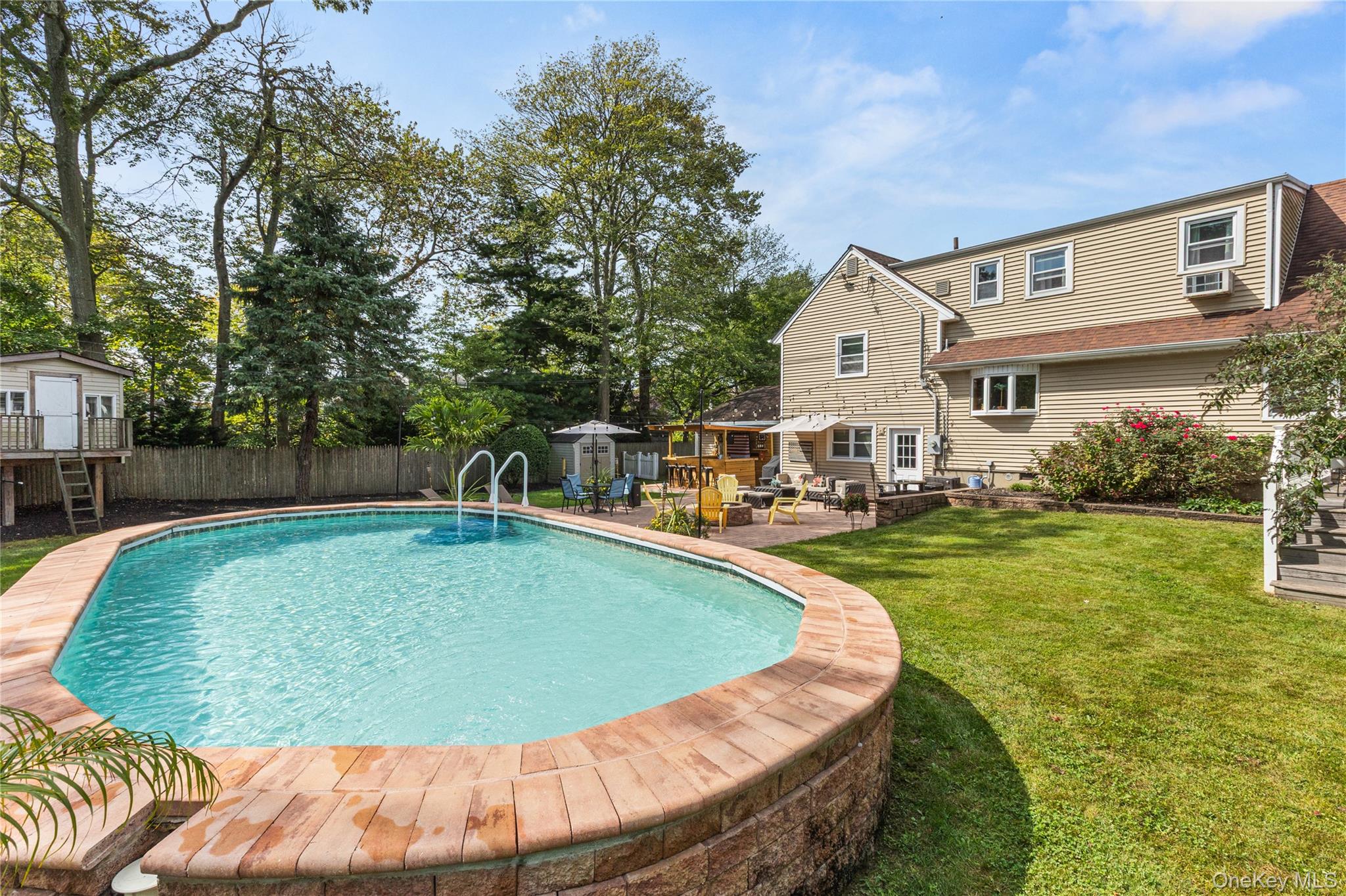 19 Gamecock Lane, Babylon, NY 11702