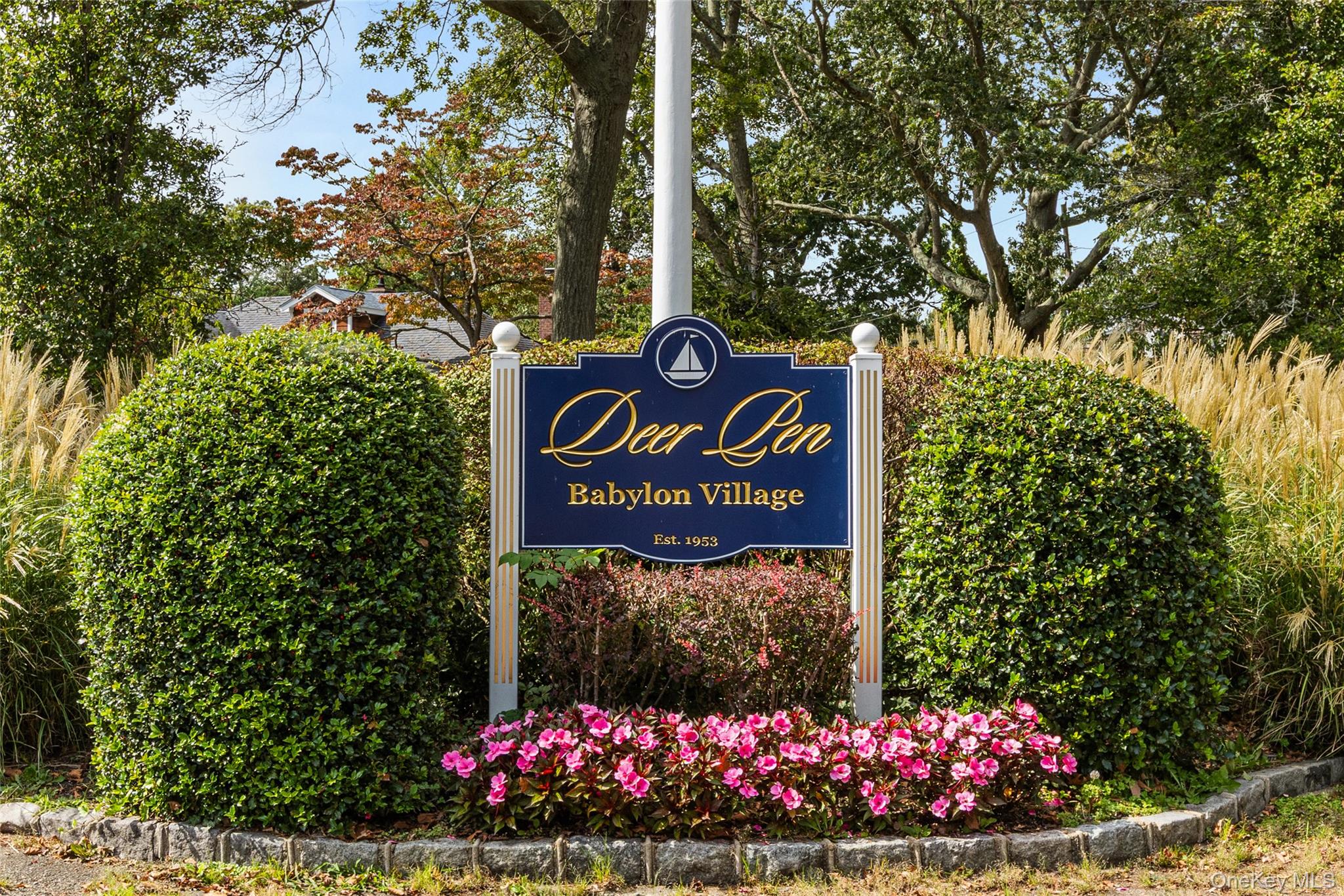 19 Gamecock Lane, Babylon, NY 11702