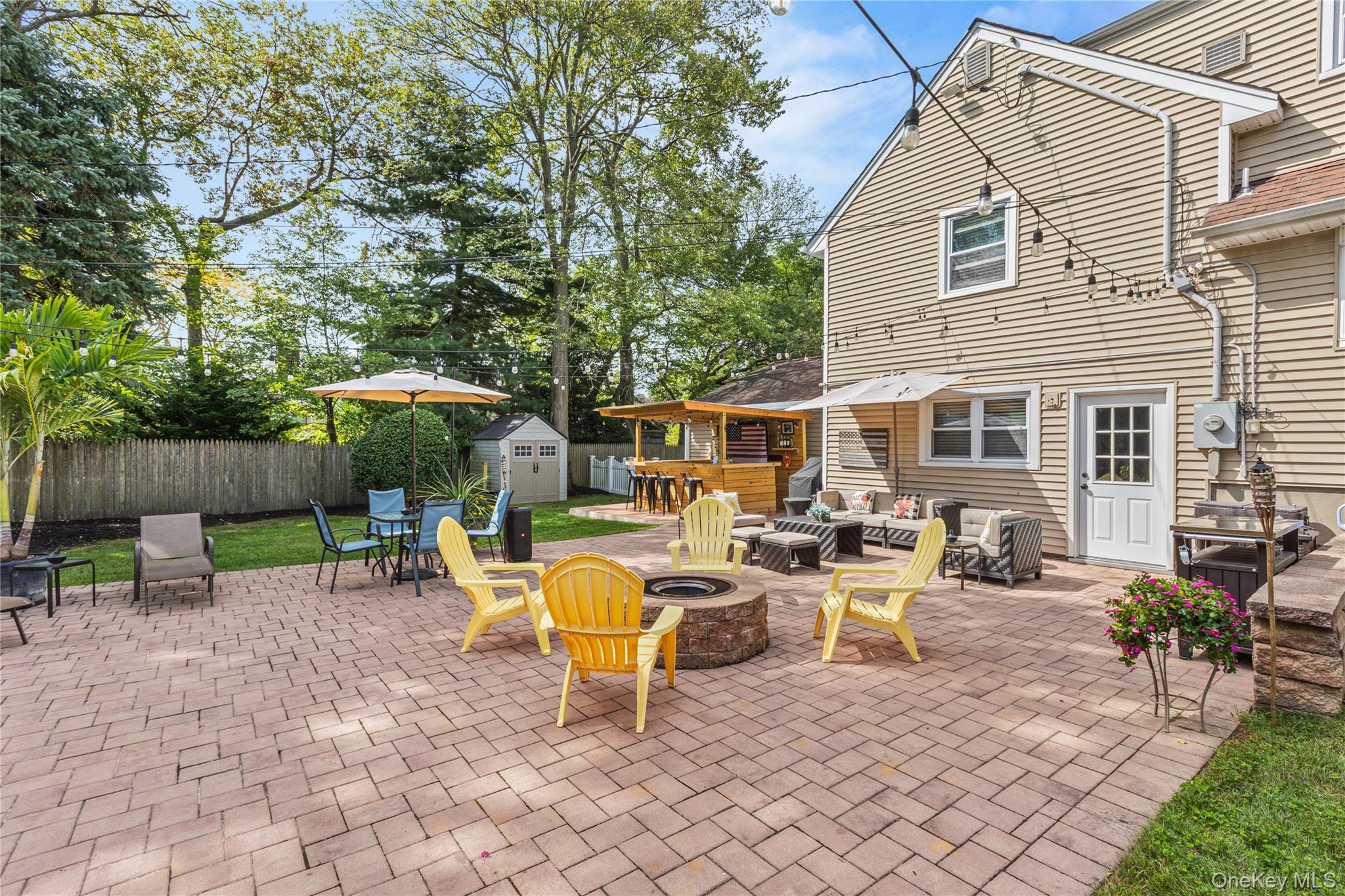 19 Gamecock Lane, Babylon, NY 11702