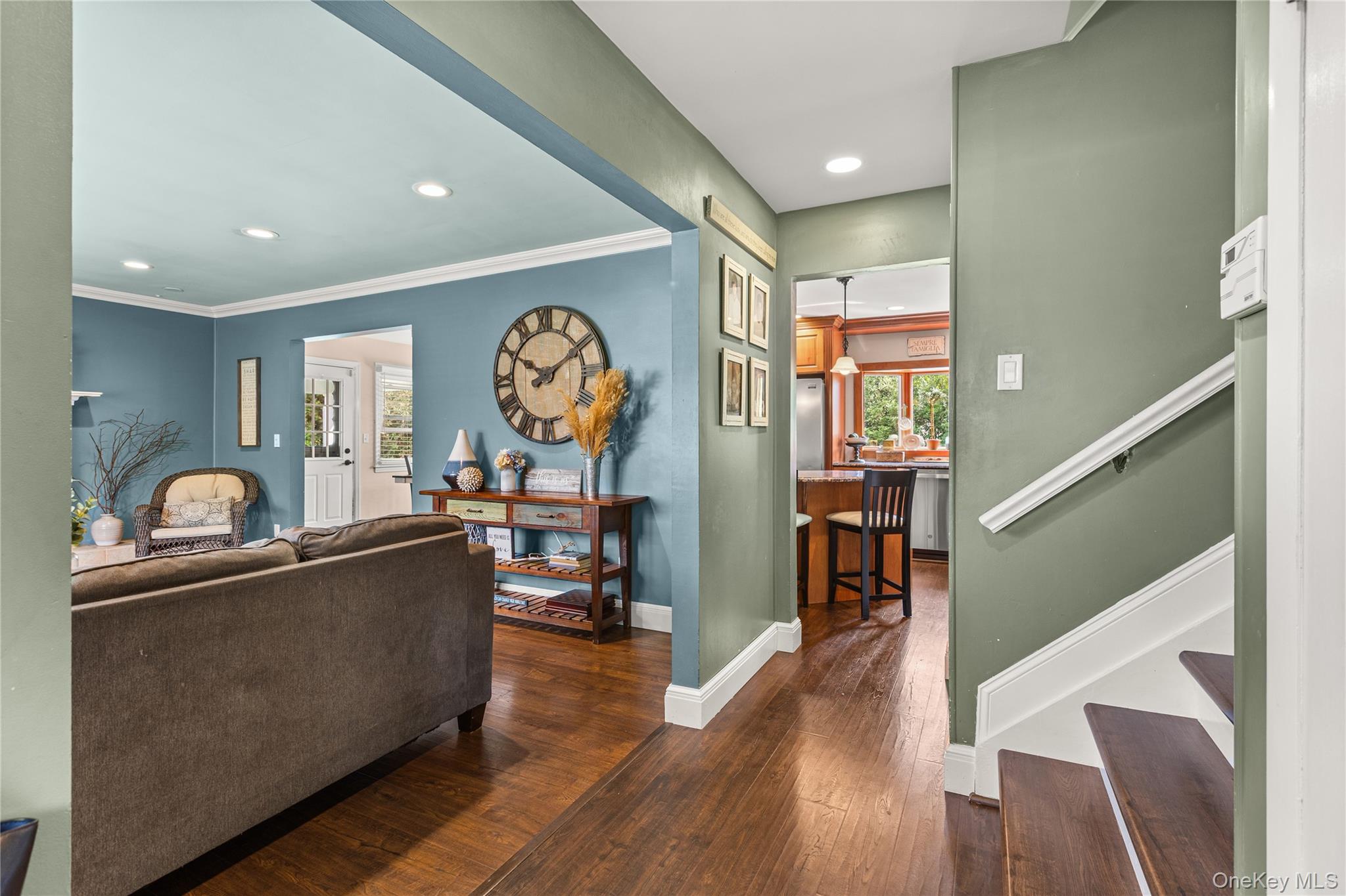 19 Gamecock Lane, Babylon, NY 11702