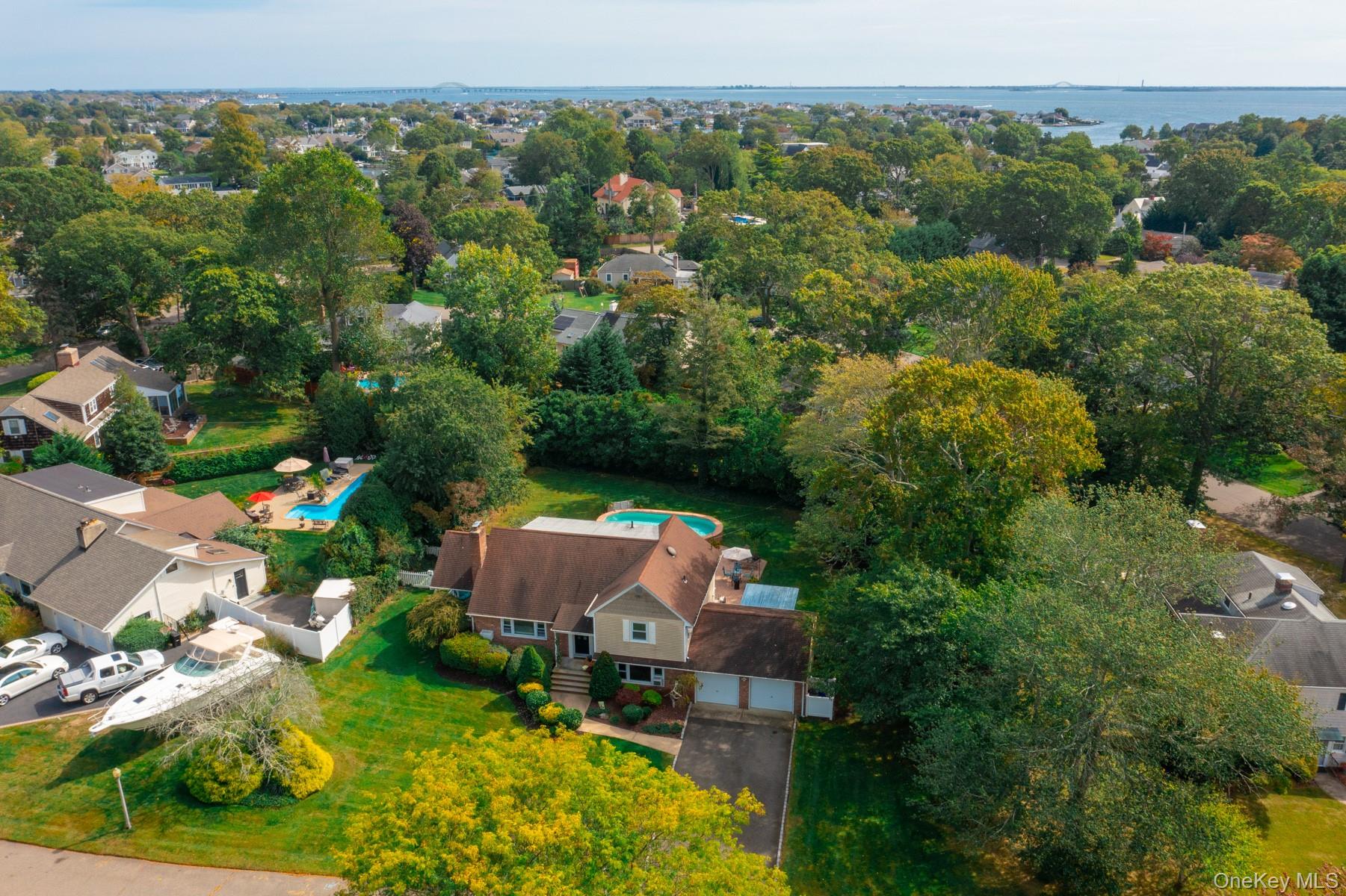 19 Gamecock Lane, Babylon, NY 11702