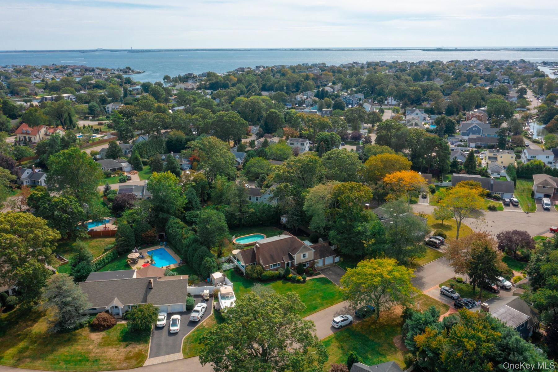 19 Gamecock Lane, Babylon, NY 11702