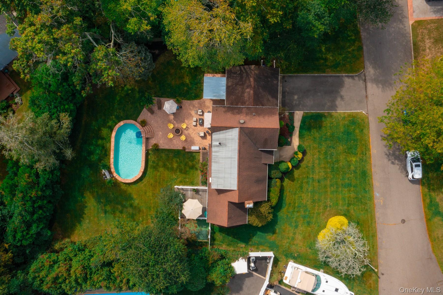 19 Gamecock Lane, Babylon, NY 11702