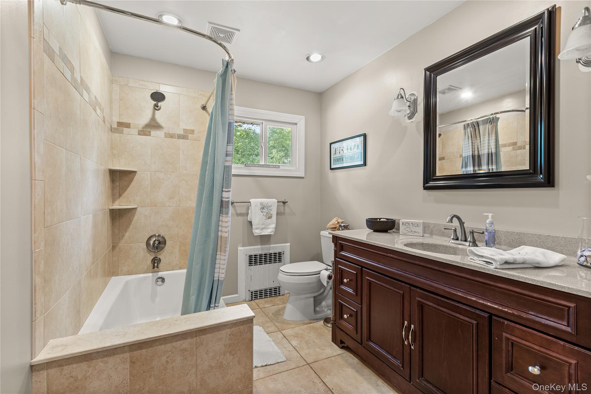 19 Gamecock Lane, Babylon, NY 11702