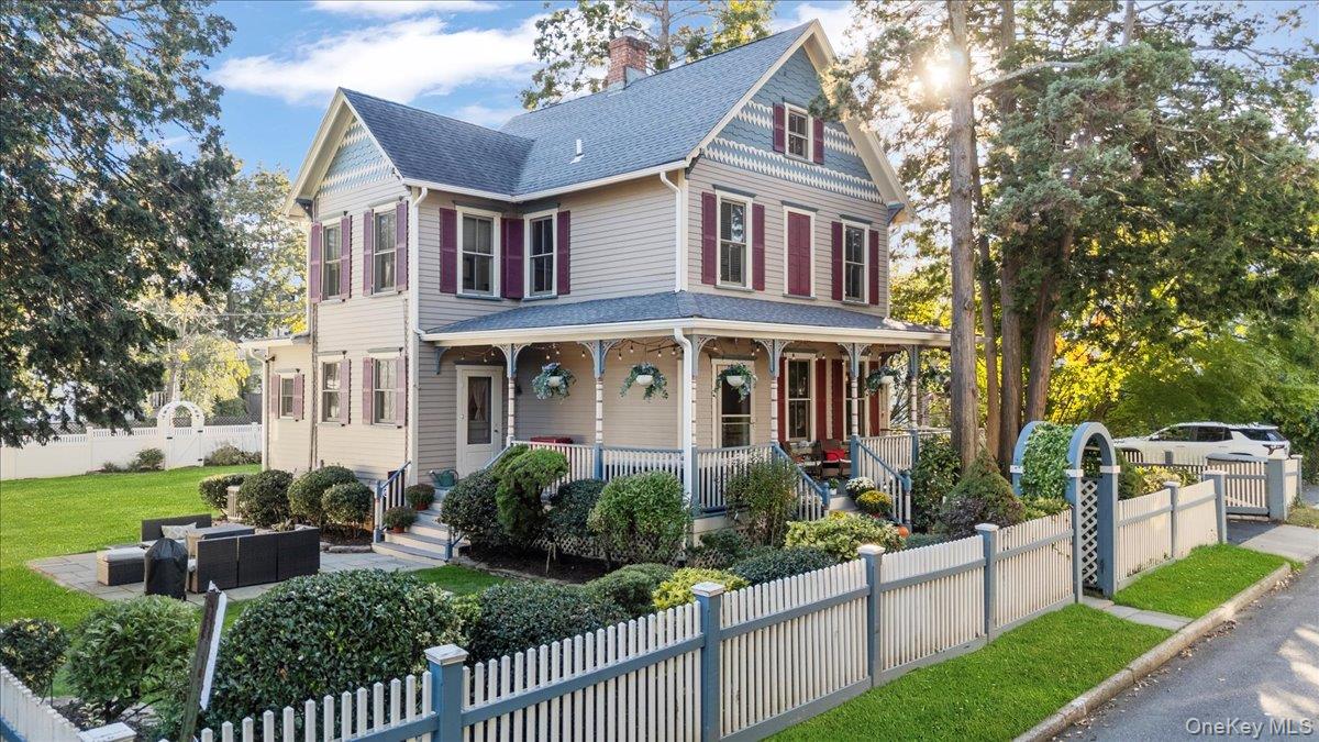 9 Maple Avenue, Sea Cliff, NY 11579