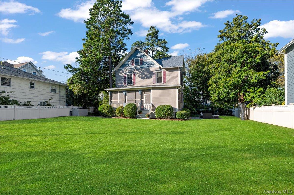 9 Maple Avenue, Sea Cliff, NY 11579