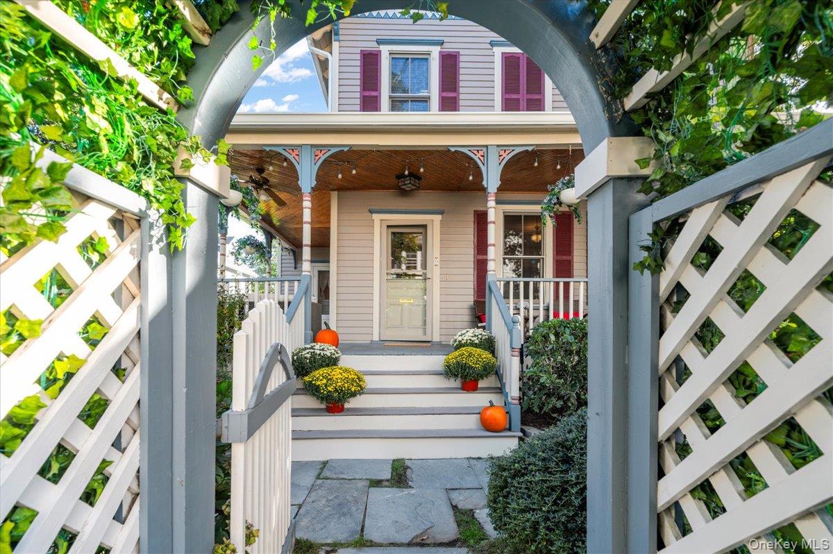 9 Maple Avenue, Sea Cliff, NY 11579