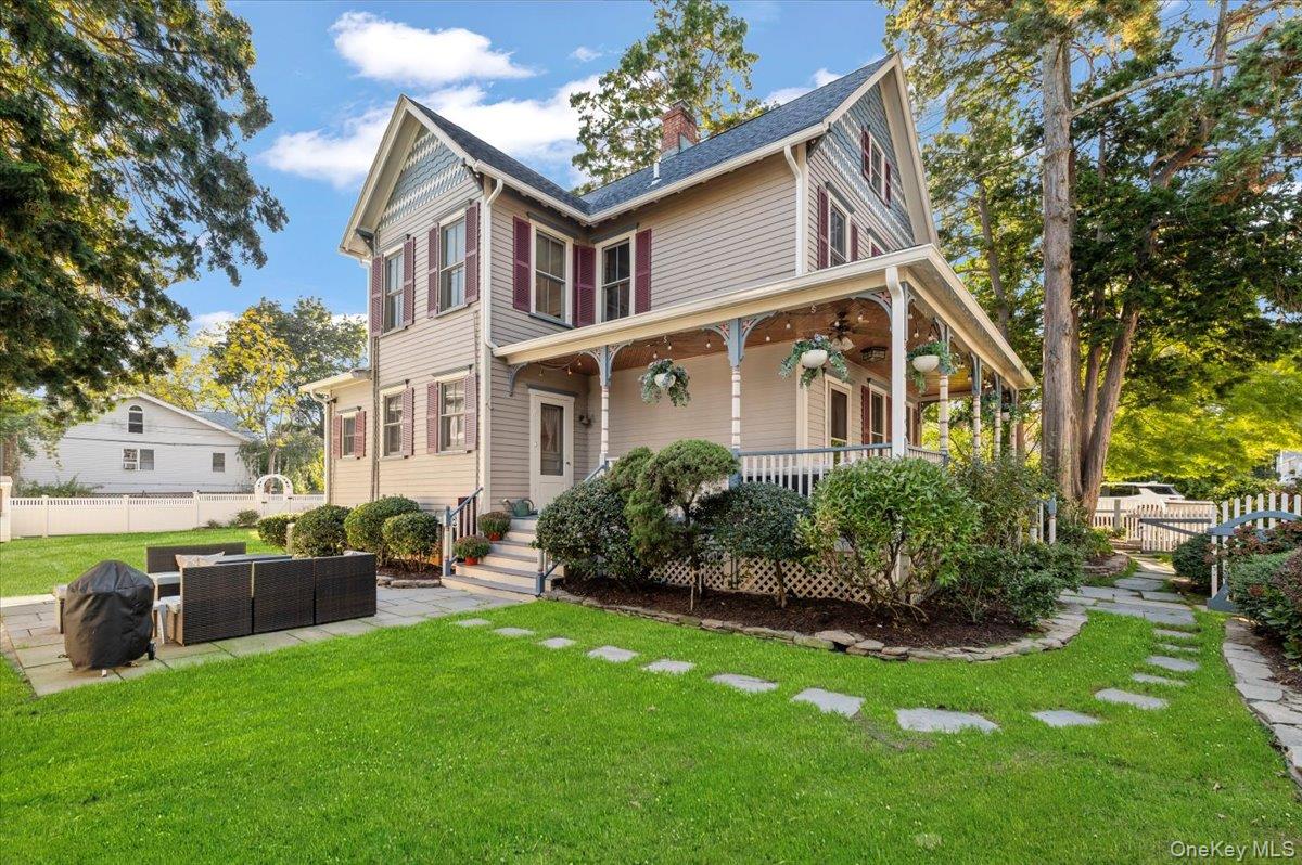 9 Maple Avenue, Sea Cliff, NY 11579