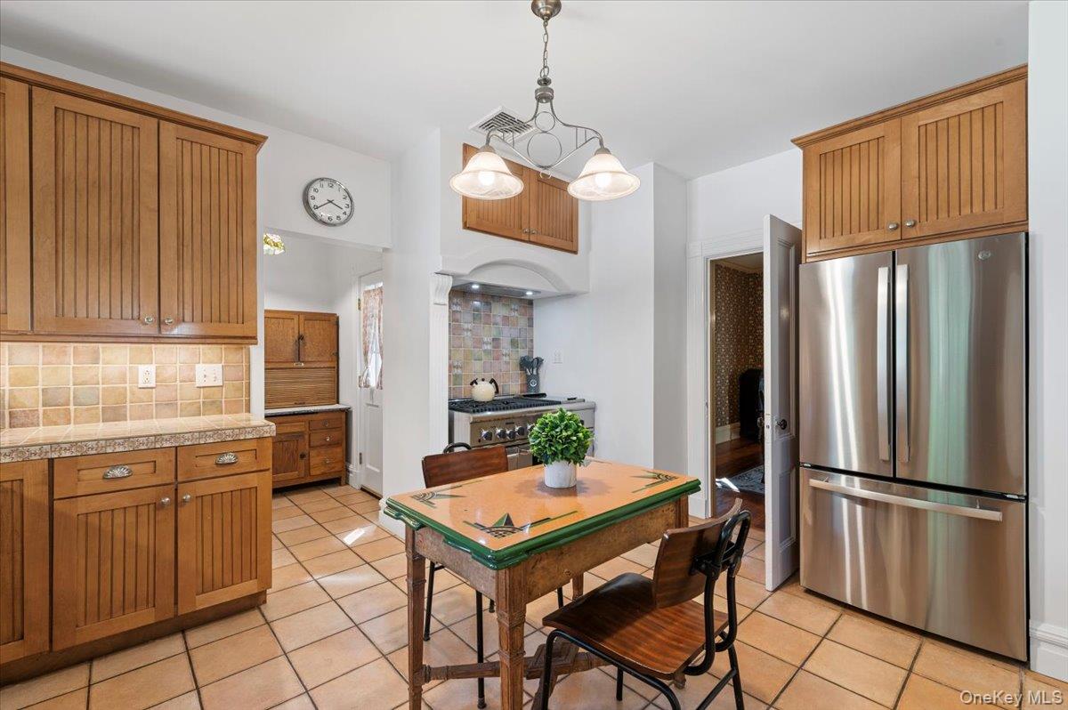 9 Maple Avenue, Sea Cliff, NY 11579