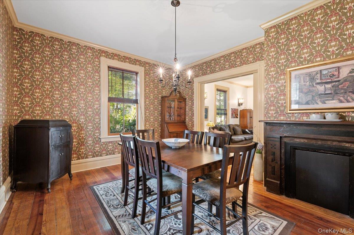 9 Maple Avenue, Sea Cliff, NY 11579