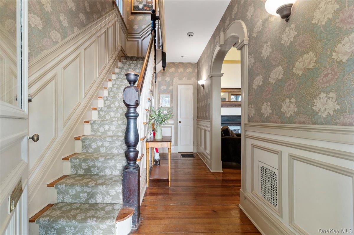 9 Maple Avenue, Sea Cliff, NY 11579