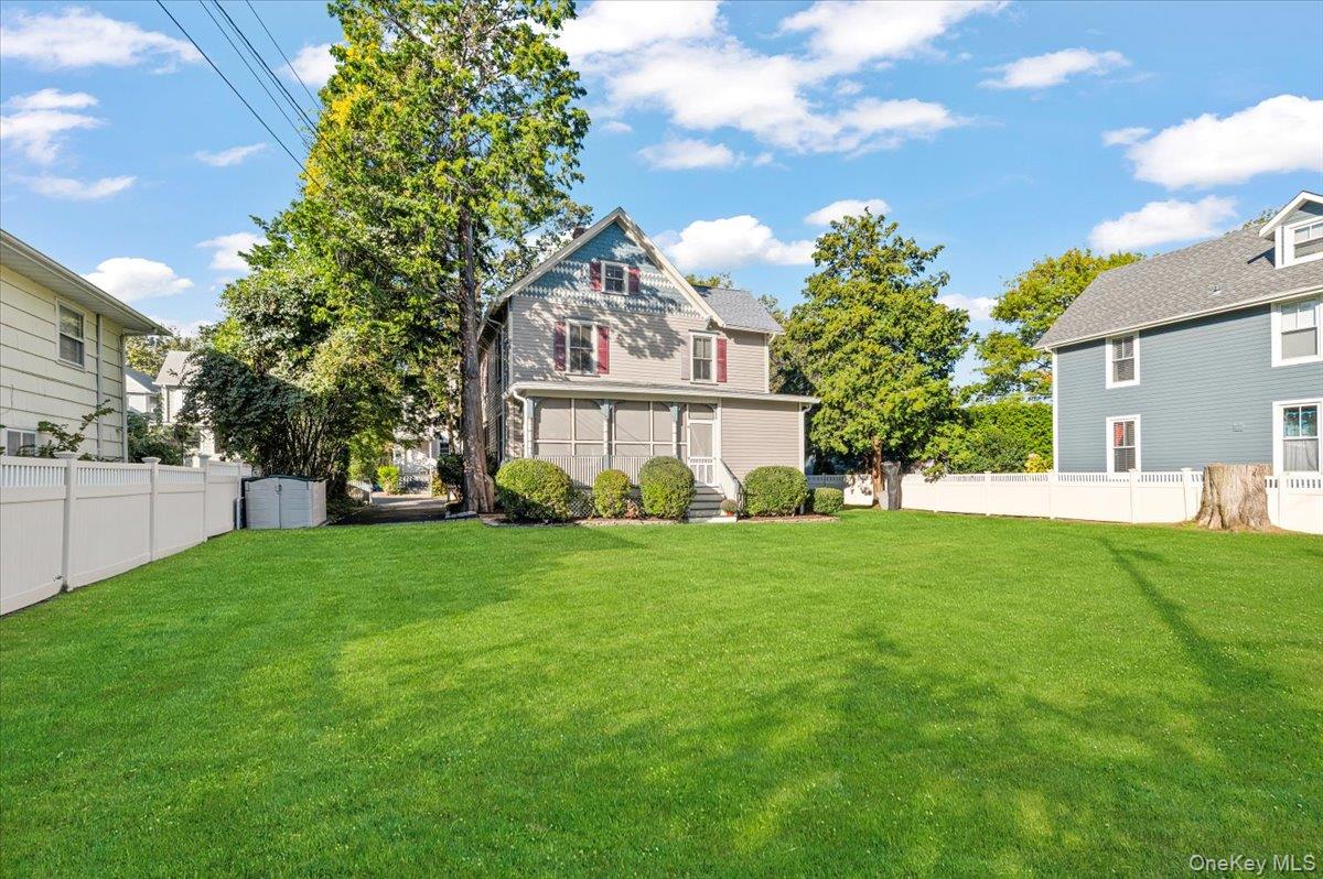 9 Maple Avenue, Sea Cliff, NY 11579