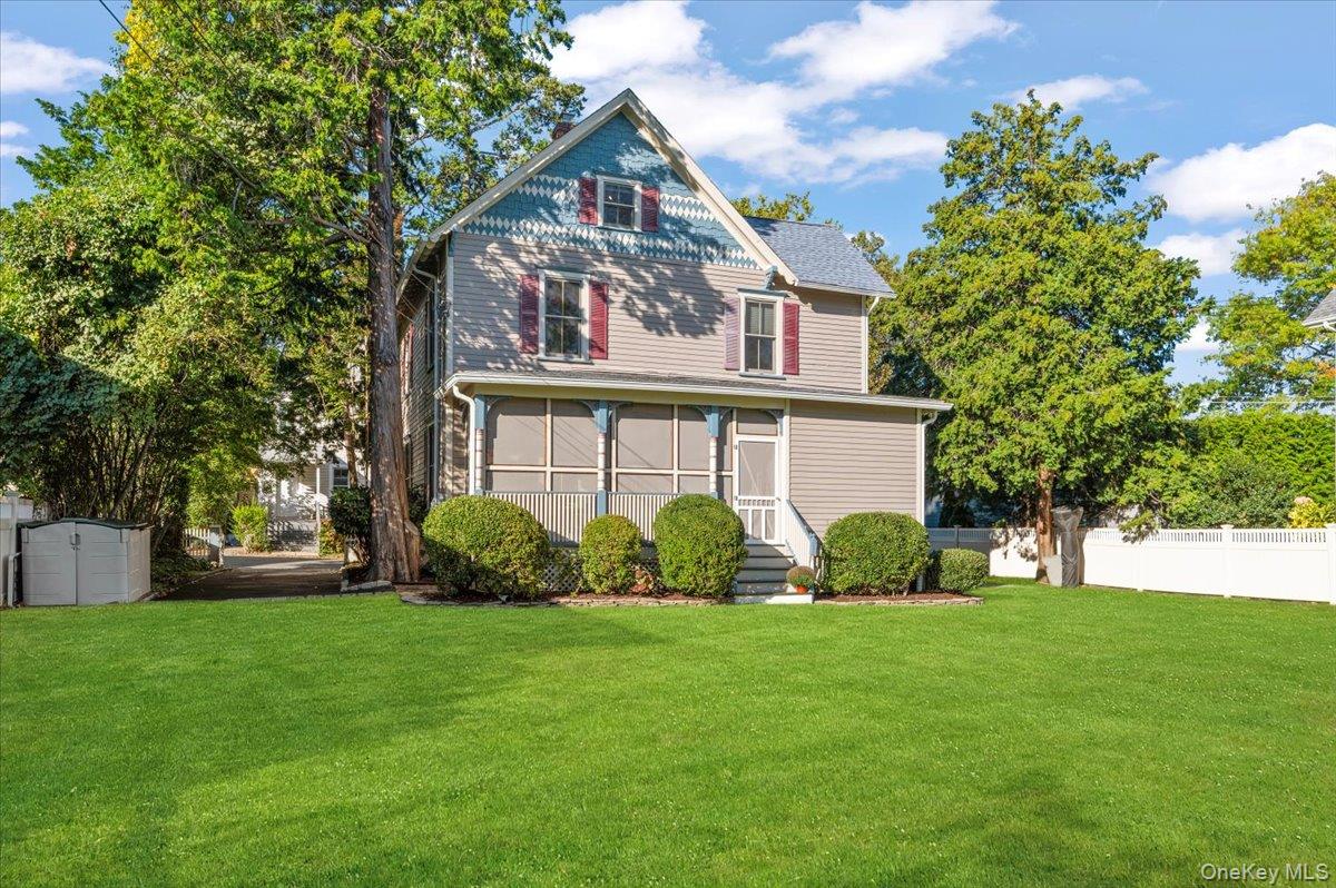 9 Maple Avenue, Sea Cliff, NY 11579